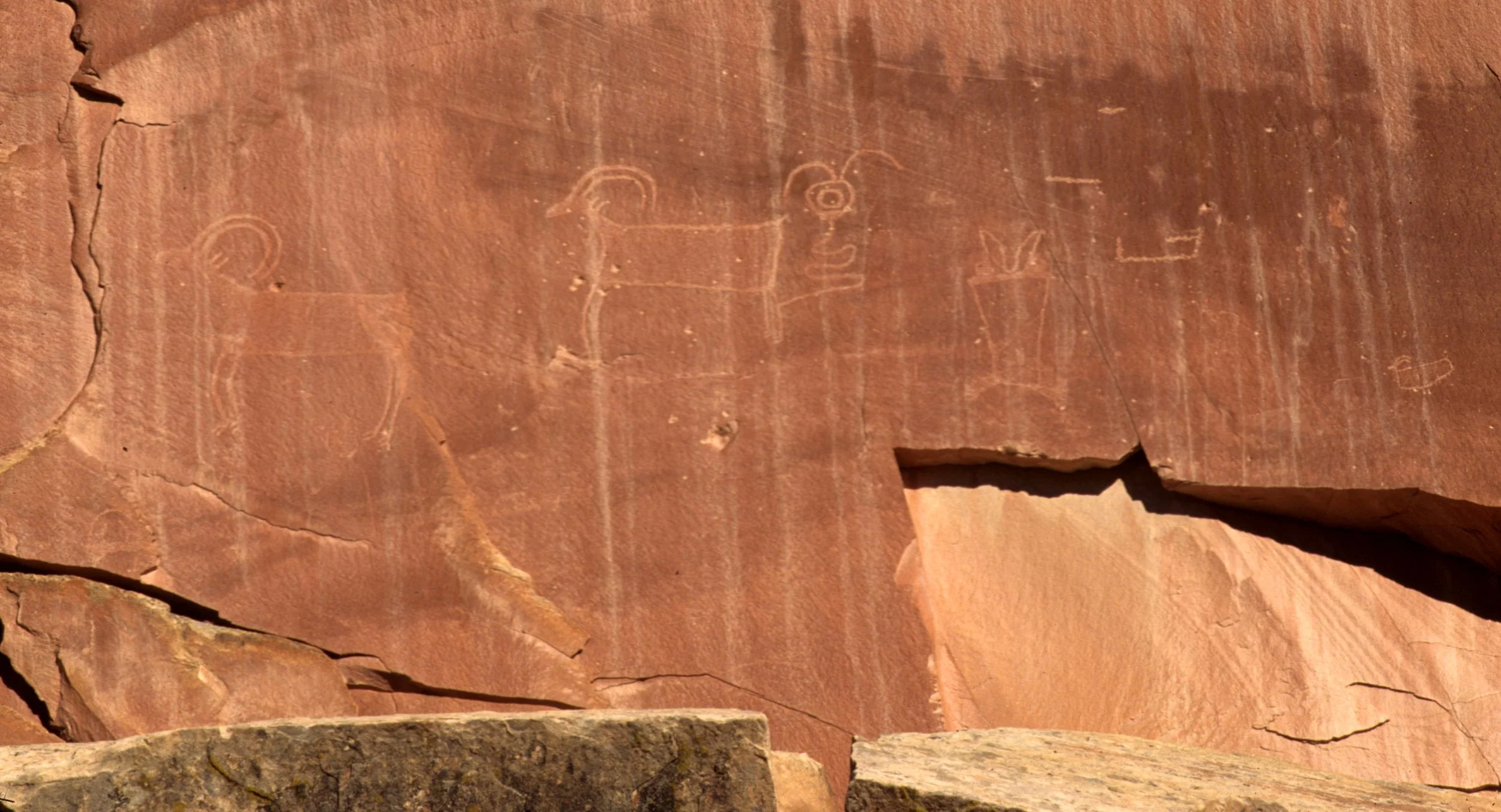 ANASAZILAND - PETROGLYPHS AT CAPITOL REEF NP (3).jpg