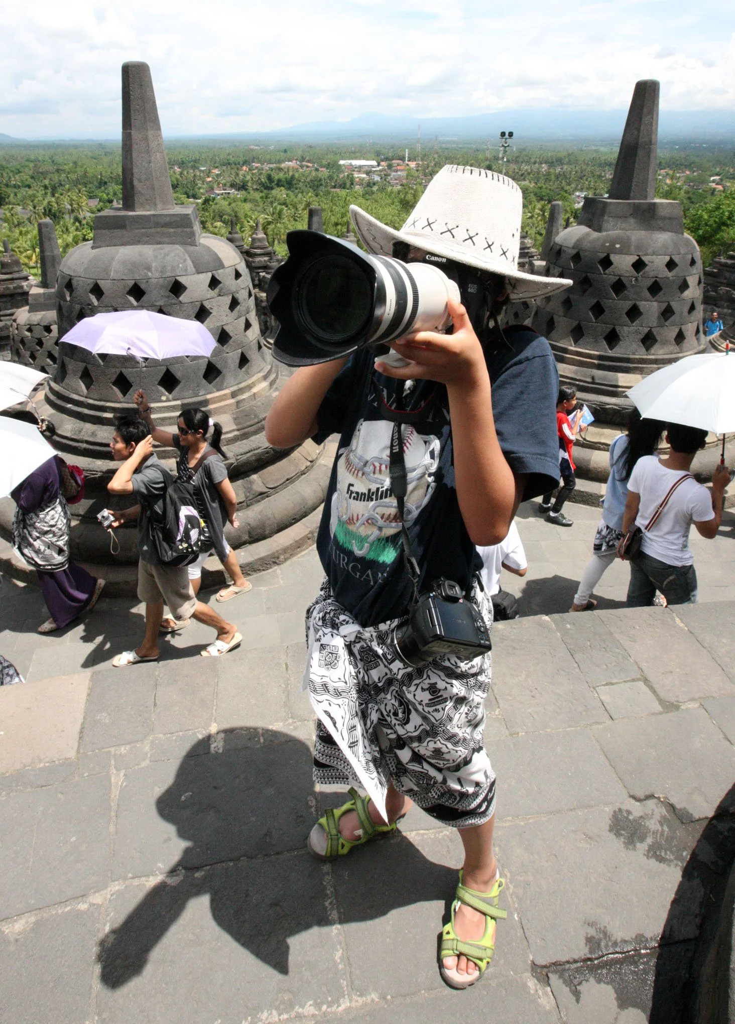 BOROBUDUR RUINS - YOGYAKARTA INDONESIA (104).JPG