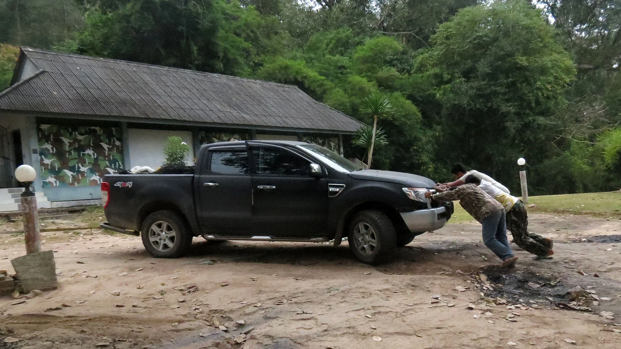 2014 Huai Kha Khaeng Bruce Kekule Trip (19).JPG