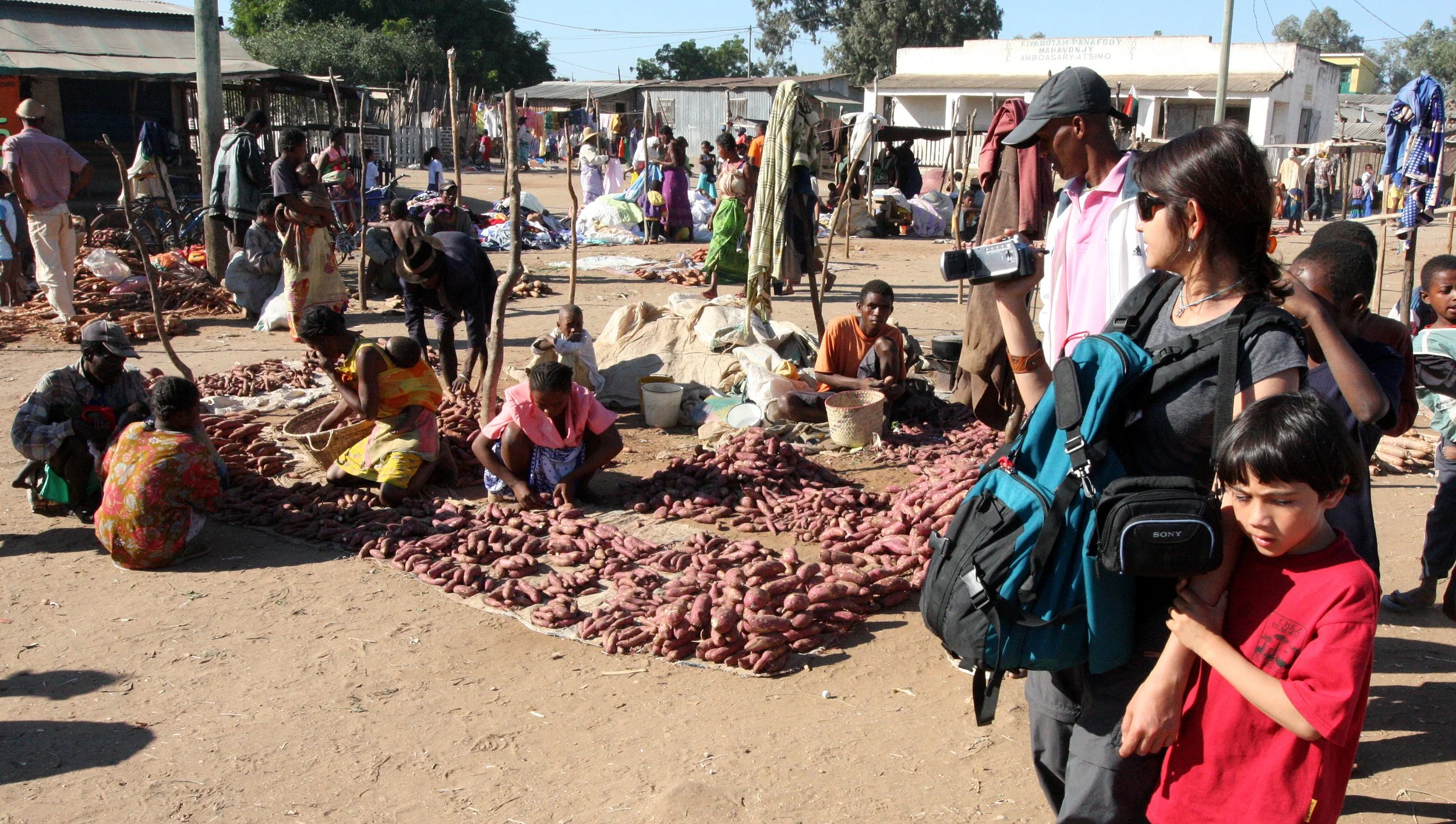 ANTANDROY VILLAGE - MARKET DAY (19).JPG