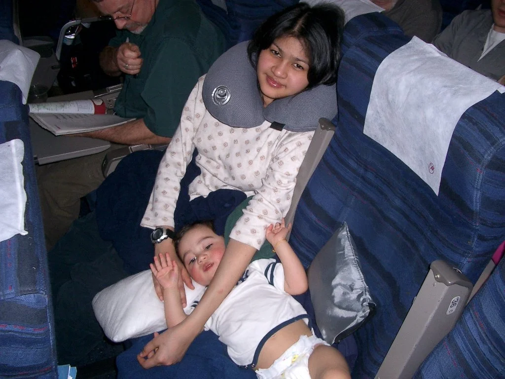 2004-3-23 COKIE AND MOMMY ON WAY TO EUROPE.JPG
