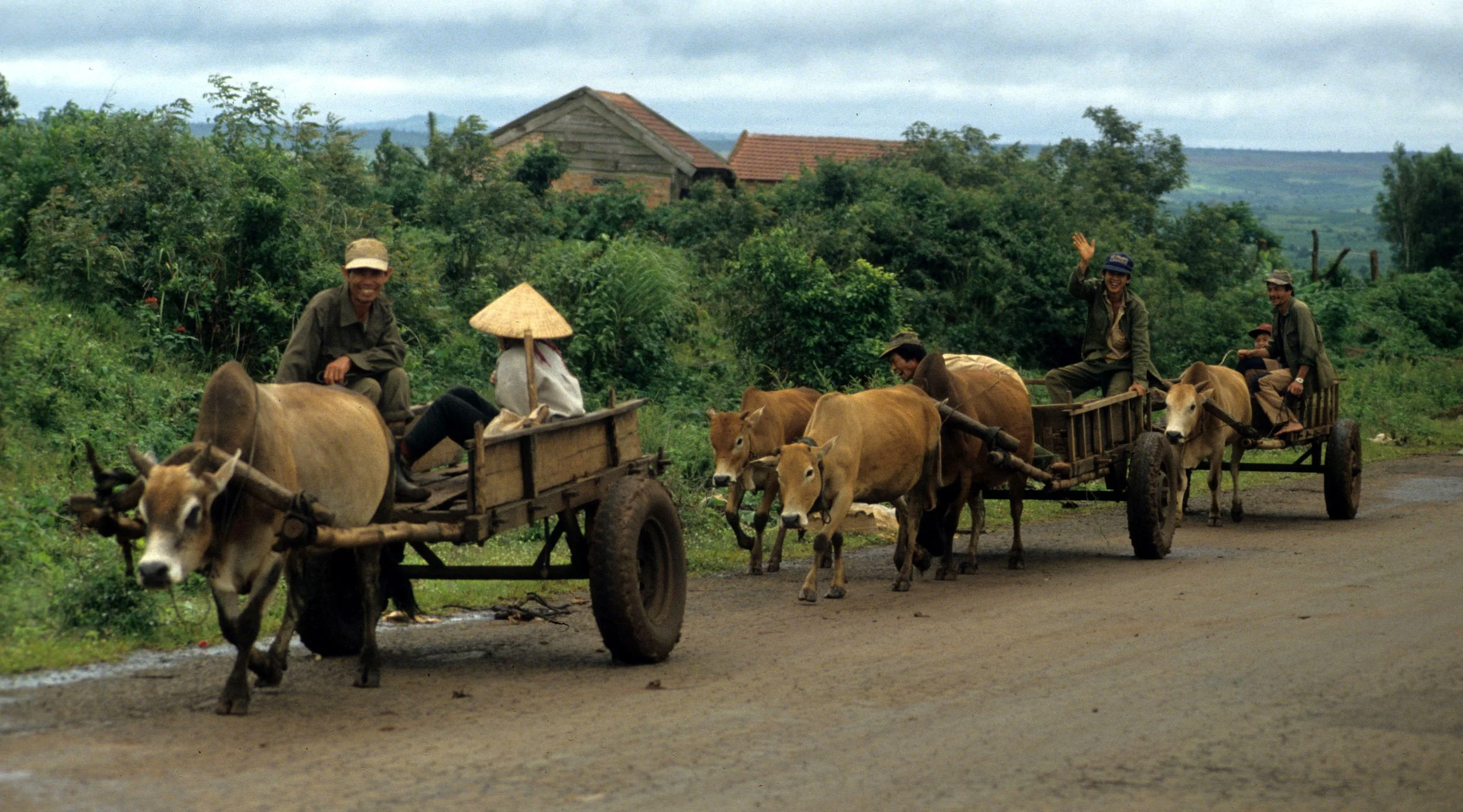 BUAN ME THOUT VIET NAM 1994 (11).jpg