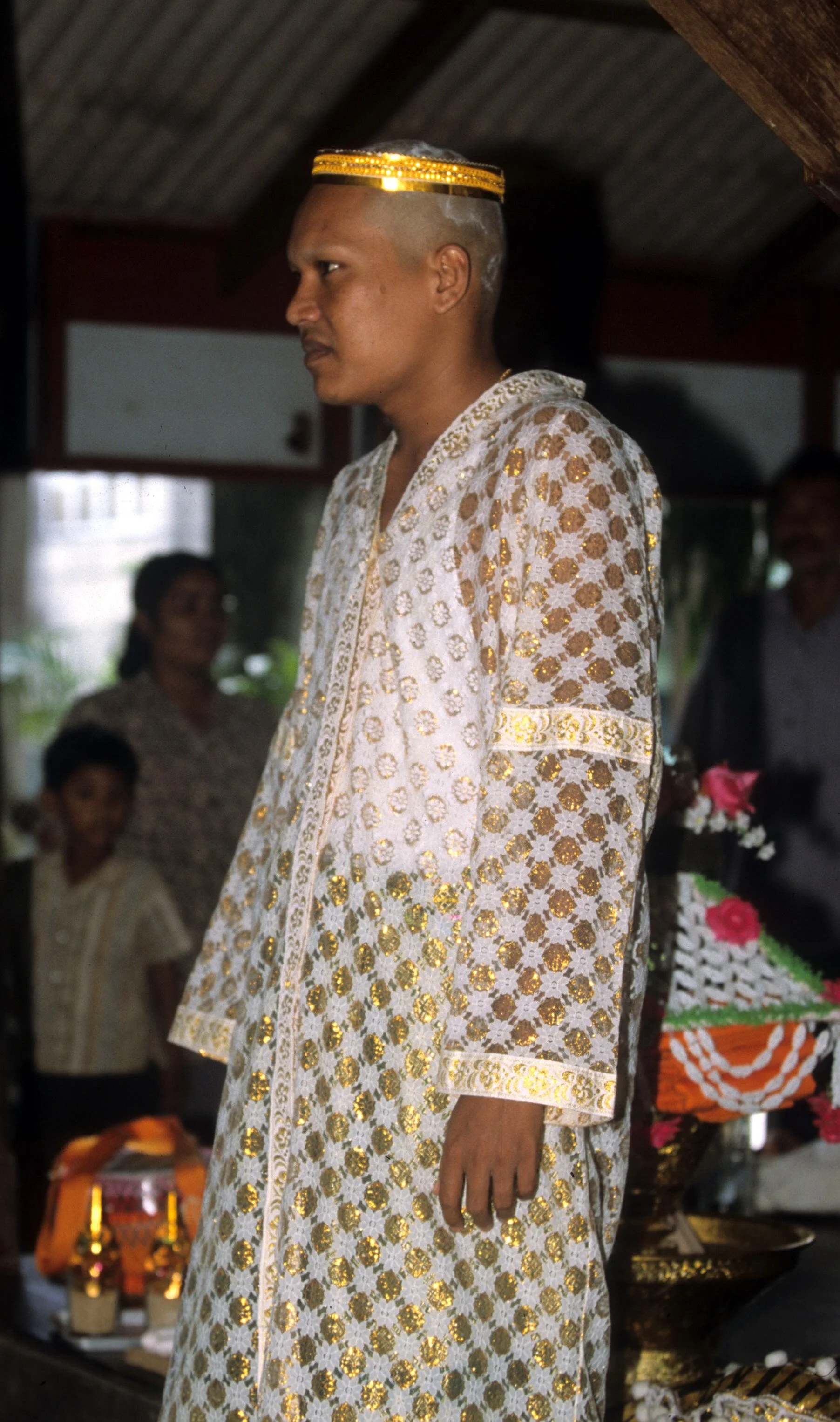 2004 Nakhonsithammarat Markets, Monks and Baby Cokie (29).jpg