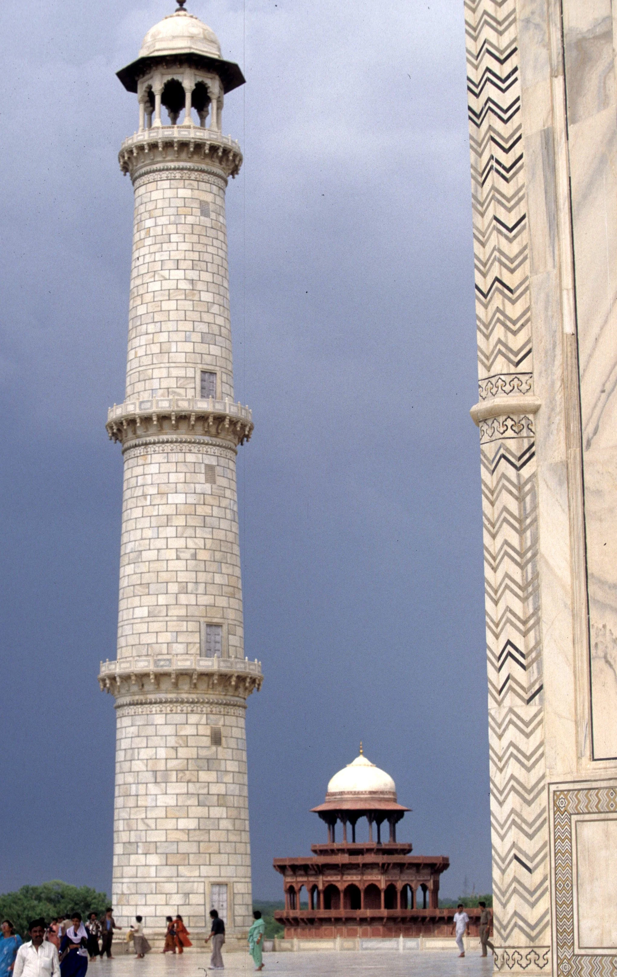 INDIA - AGRA - TAJ MAHAL M.jpg