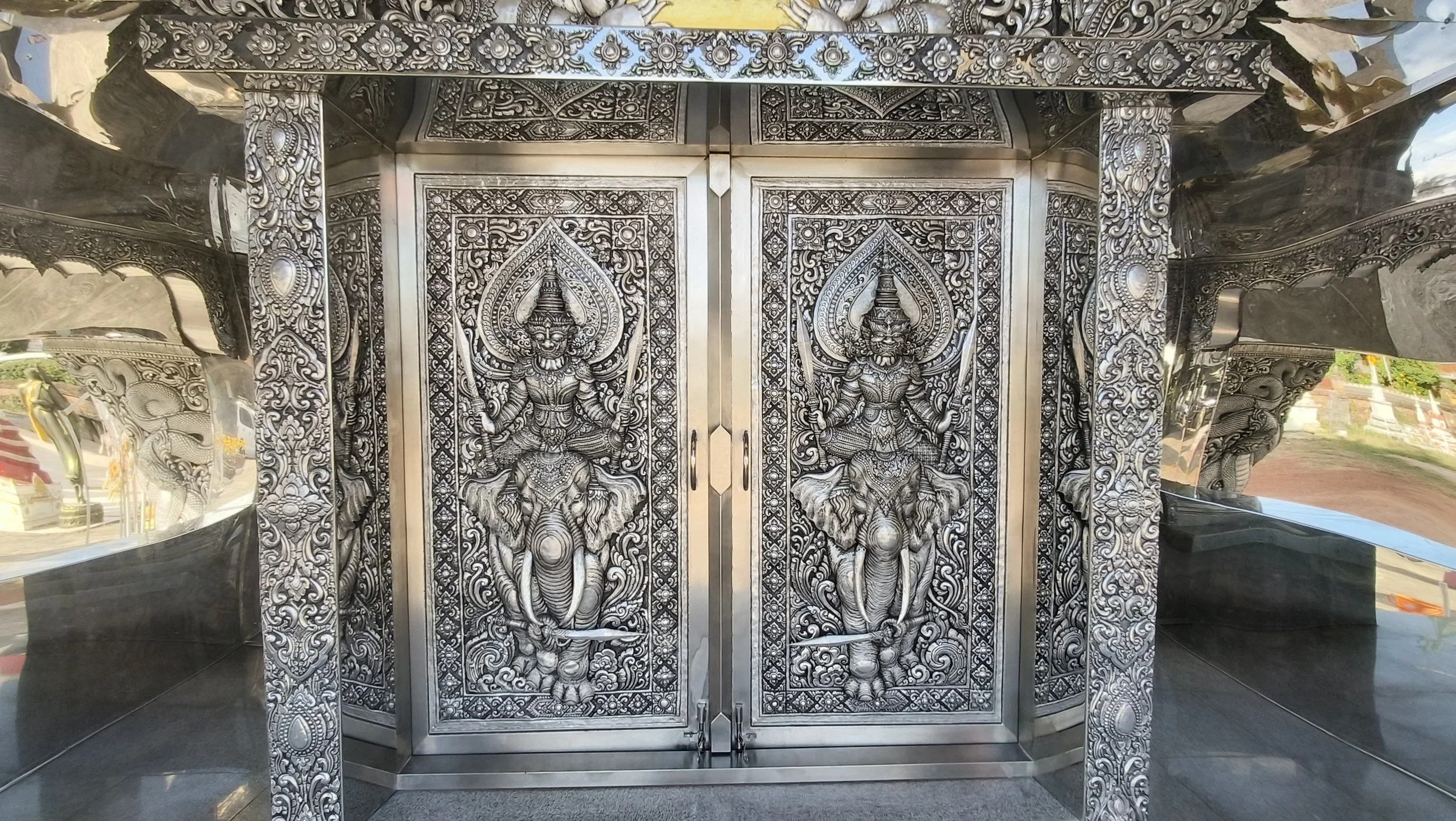 Wat That Noi Sriboonruang, Nakhon Phanom Province  (15).jpg