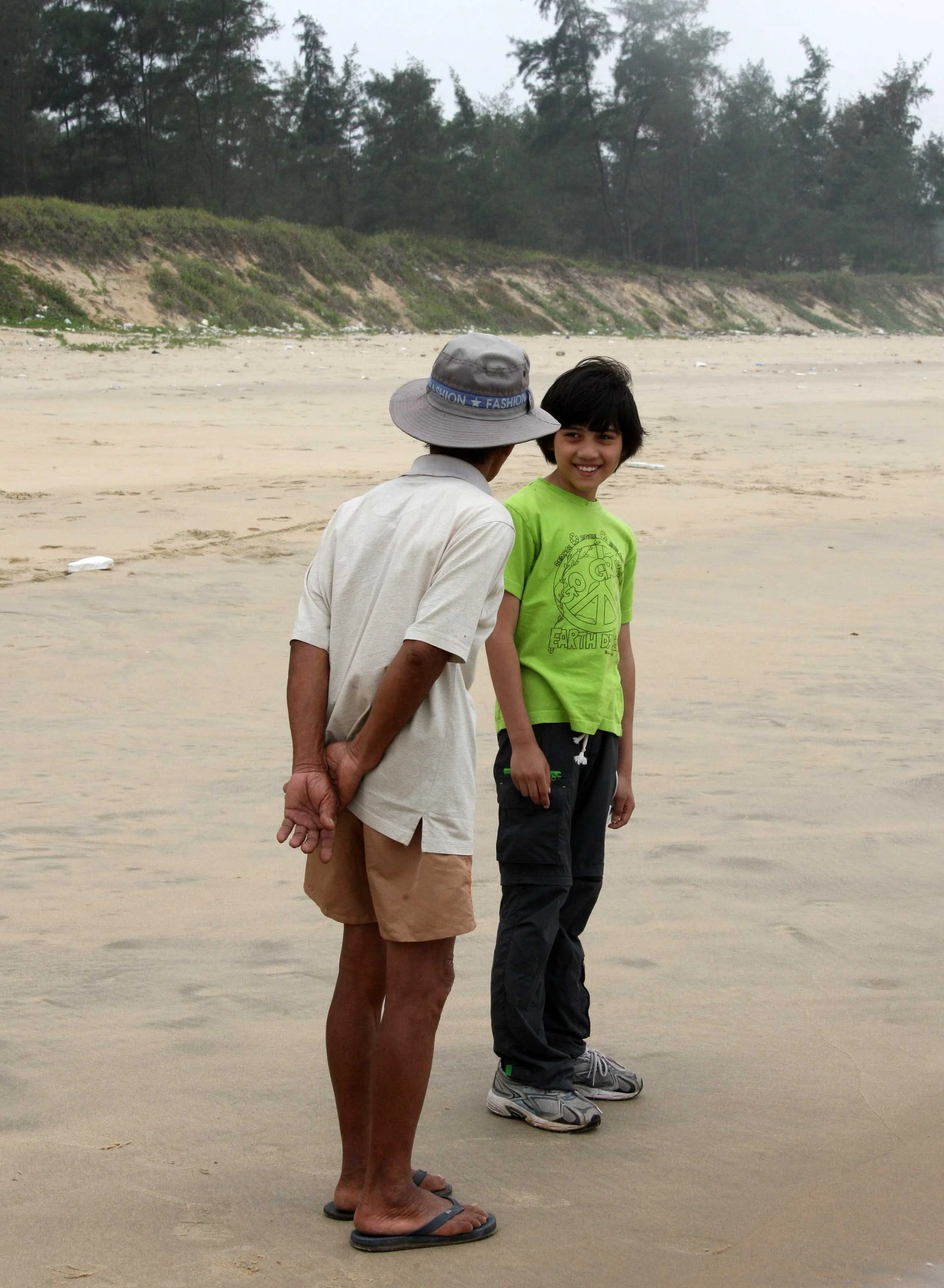 BEACH TOWN NEAR BACH MA NATIONAL PARK VIET NAM (32).JPG