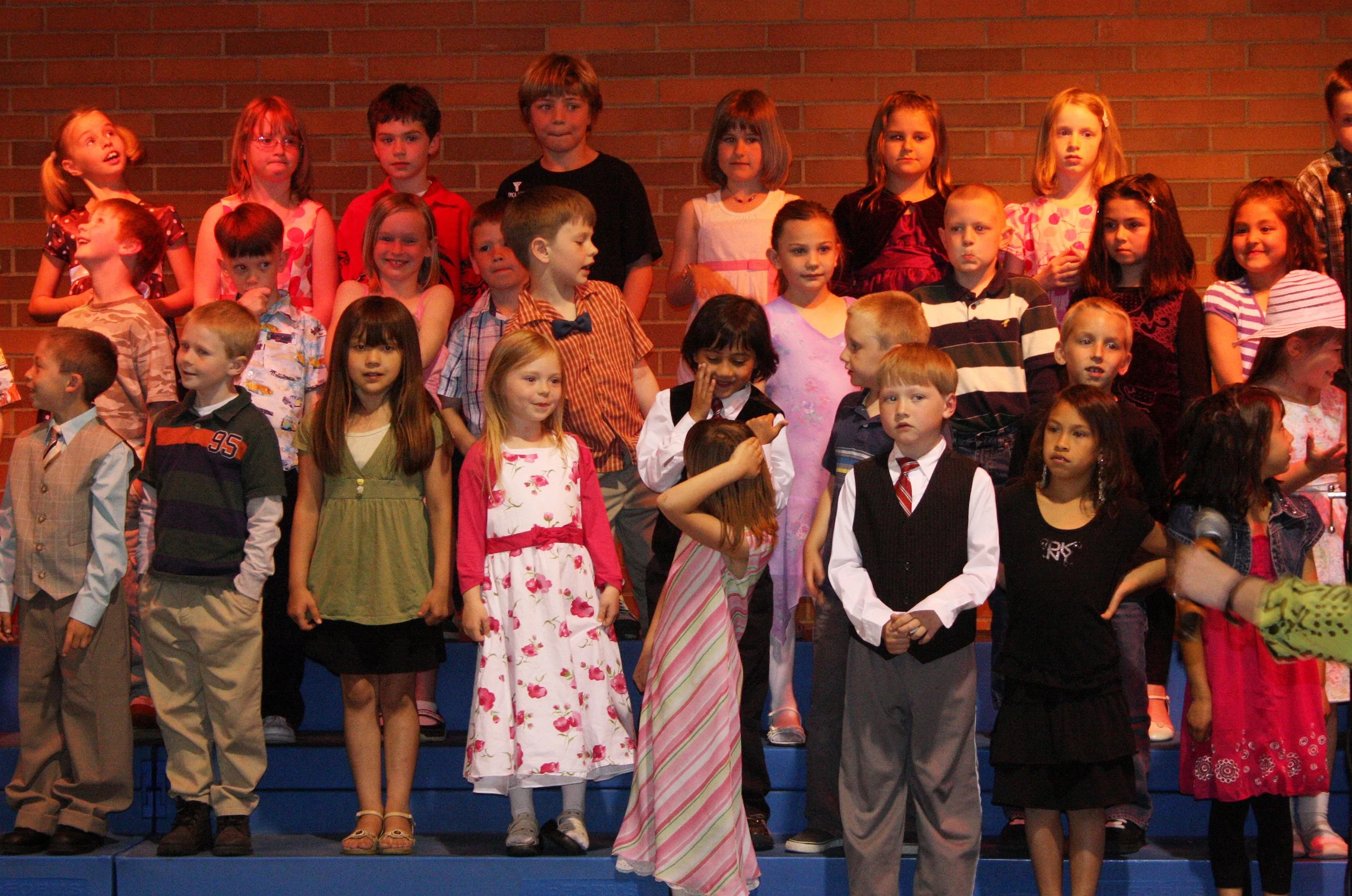 2009-5-29 COKIE'S FIRST GRADE CONCERT - ROOSEVELT ELEMENTARY SCHOOL, PORT ANGELES, WA (6).JPG