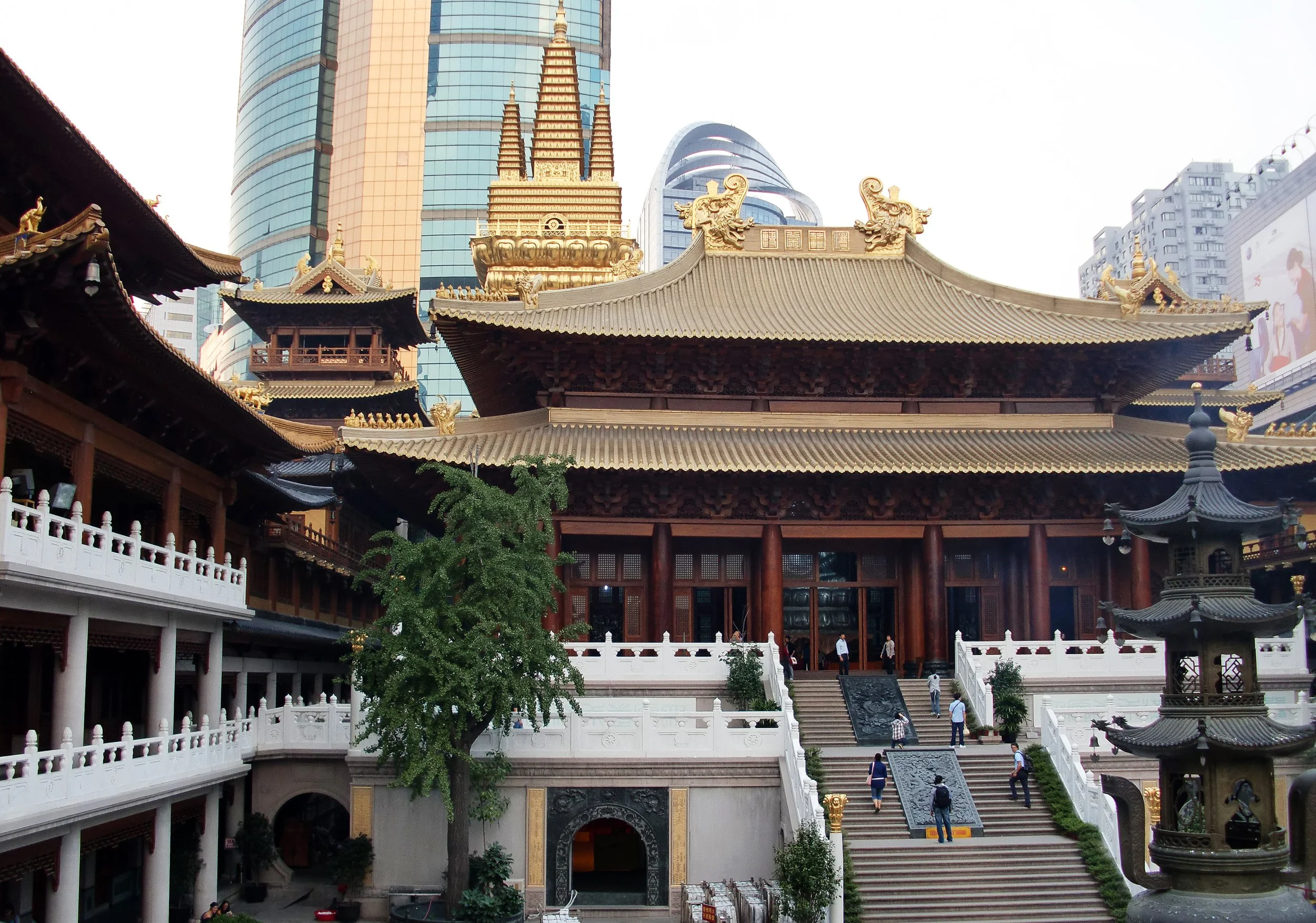 2010-10-3 JING'AN TEMPLE SHANGHAI (16).JPG