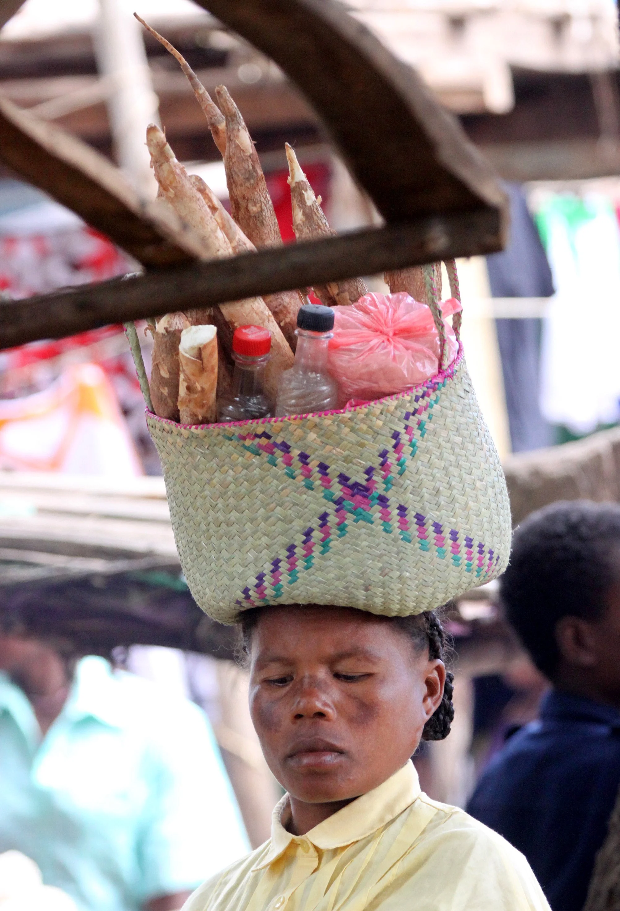 ANTANDROY VILLAGE - ZEBU MARKET DAY (18).JPG