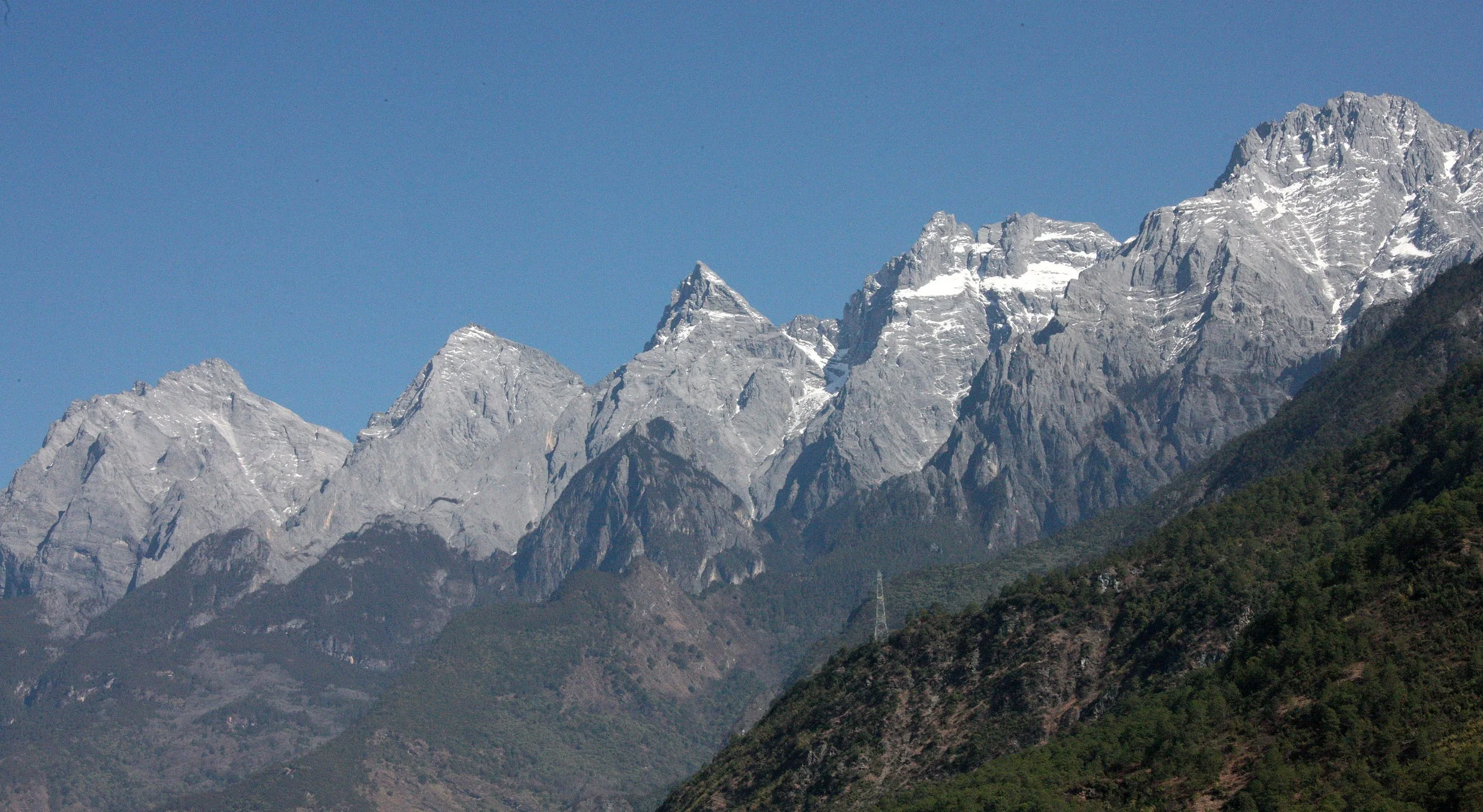 YUNNAN - JADE DRAGON SNOW MOUNTAIN AND SURROUNDING YUN LING MTN RANGES (37).JPG