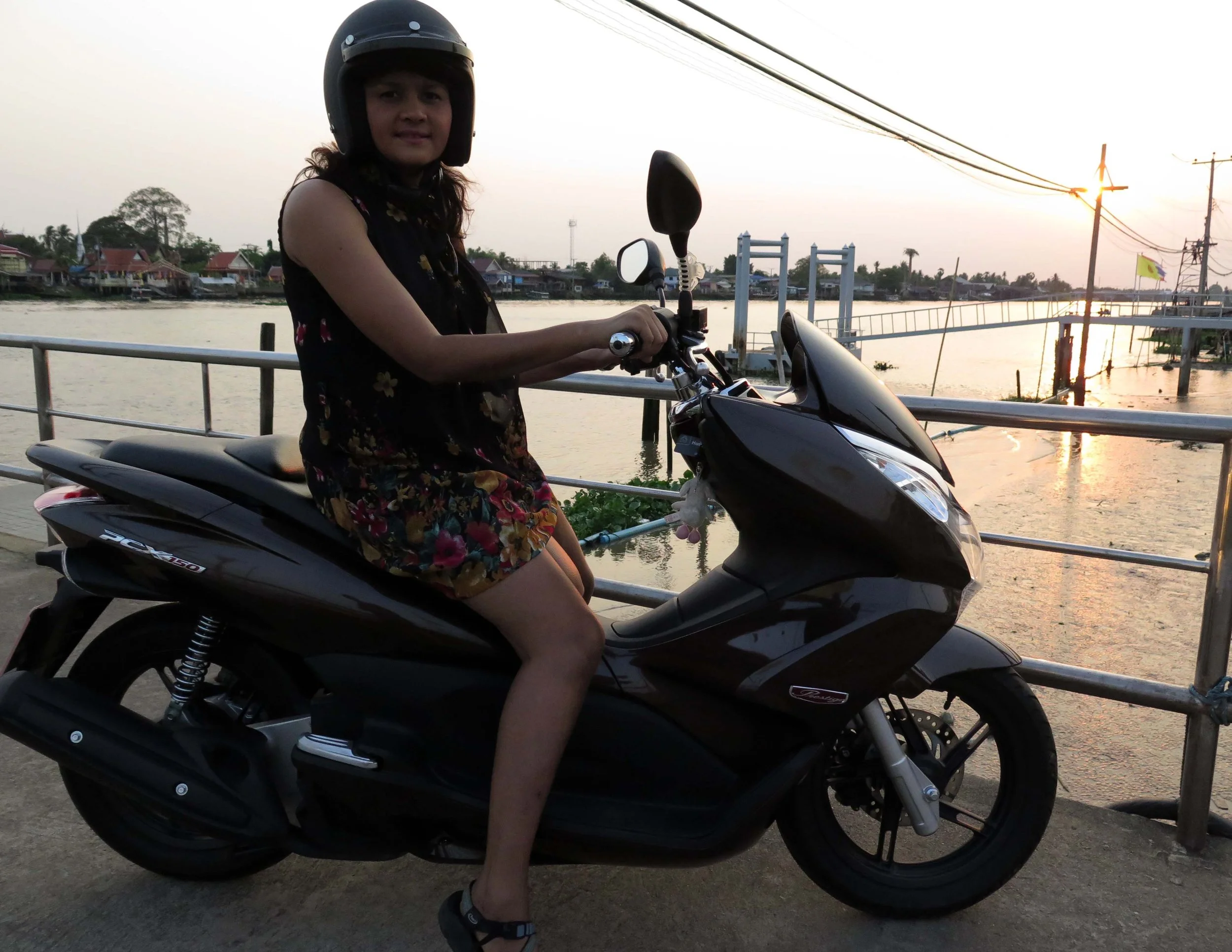 2013 Nonthaburi Setthasiri House and Nonthaburi Neighborhood (160).JPG