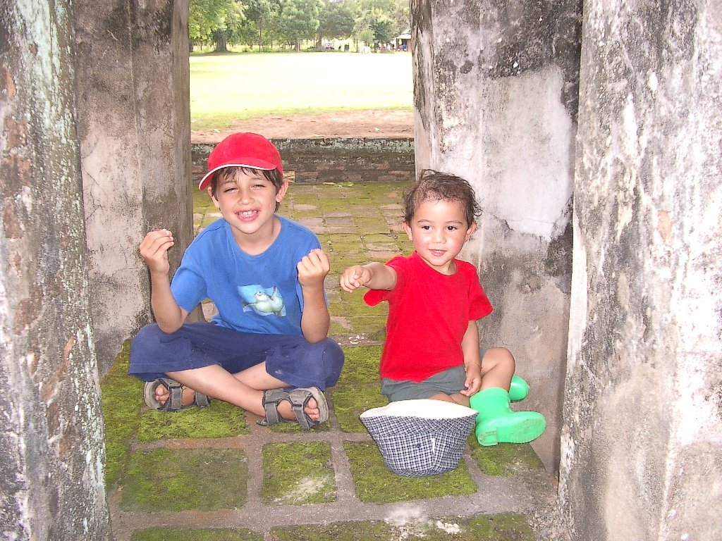 2004 Sukhothai with Sugishima Sensei (8).JPG