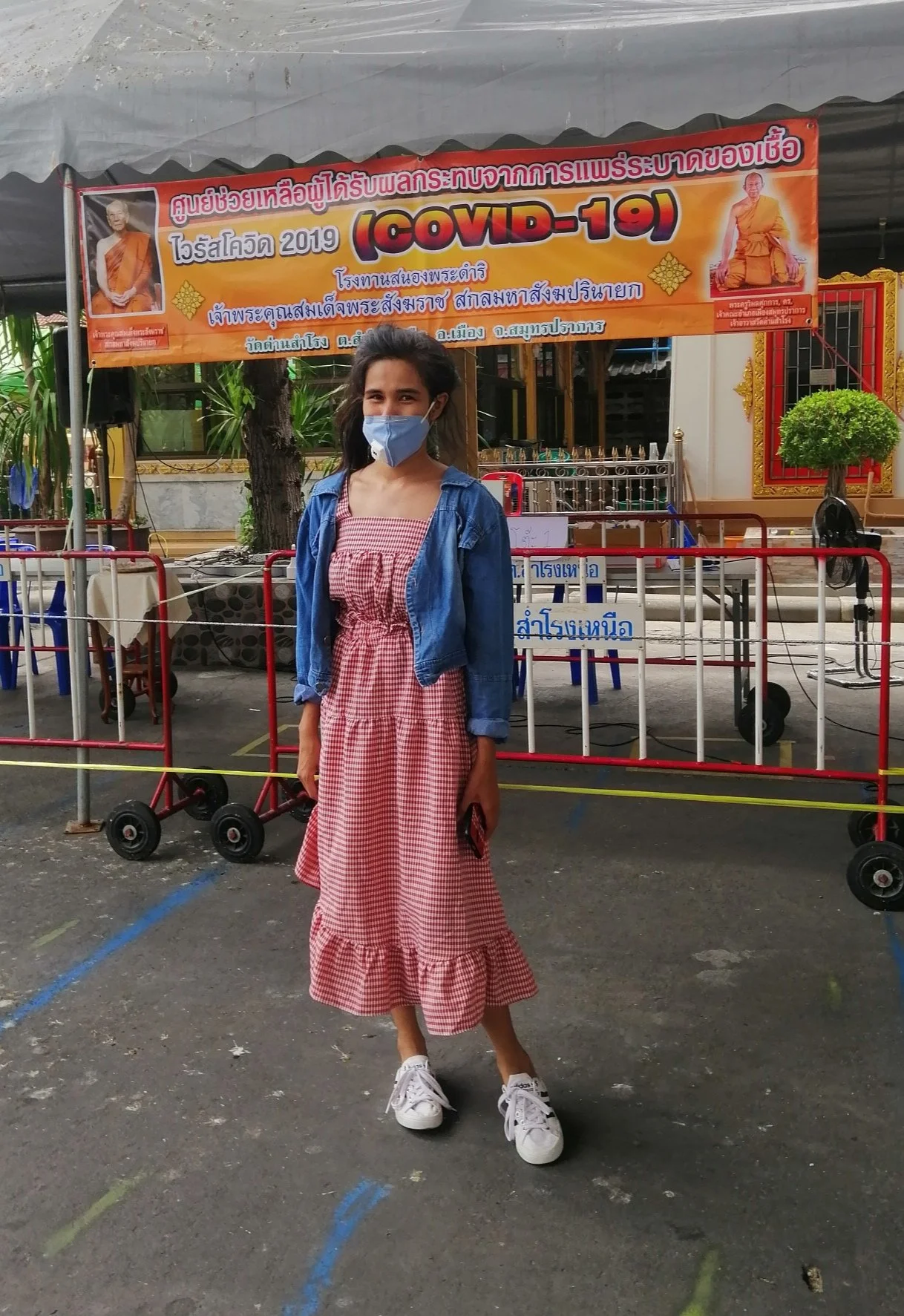 2020 Samut Prakan Covid Donations at Wat Samrong (9).jpg