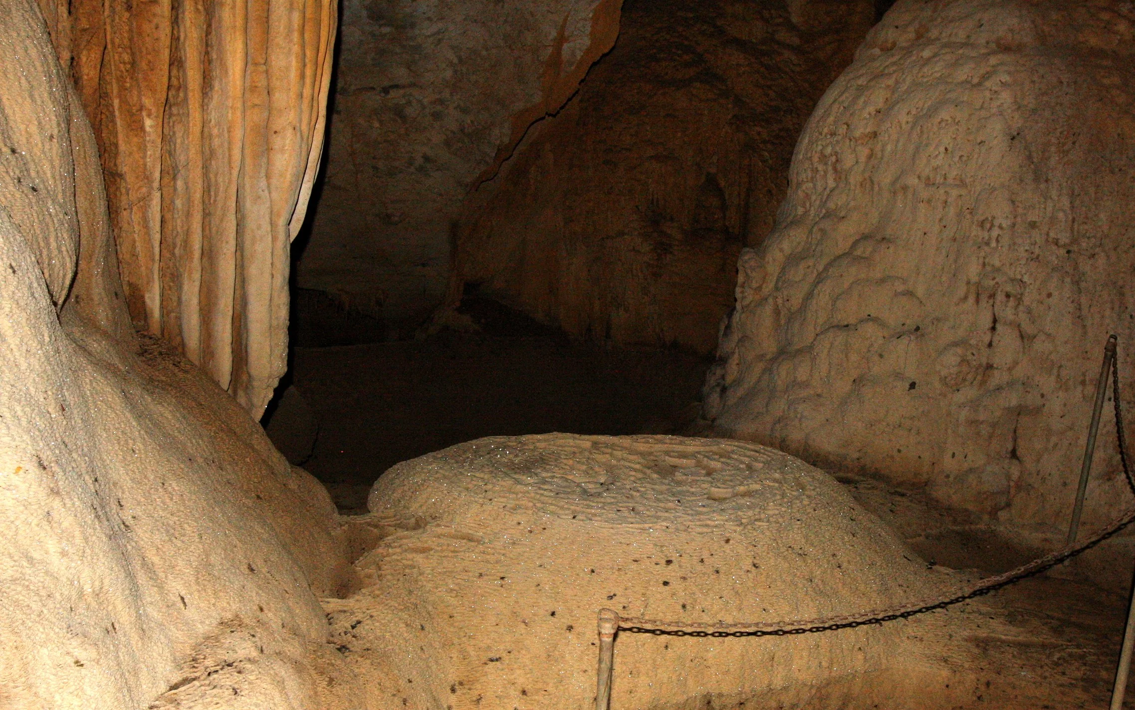 ANKARANA NATIONAL PARK MADAGASCAR - GIANT BAT CAVE (12).JPG