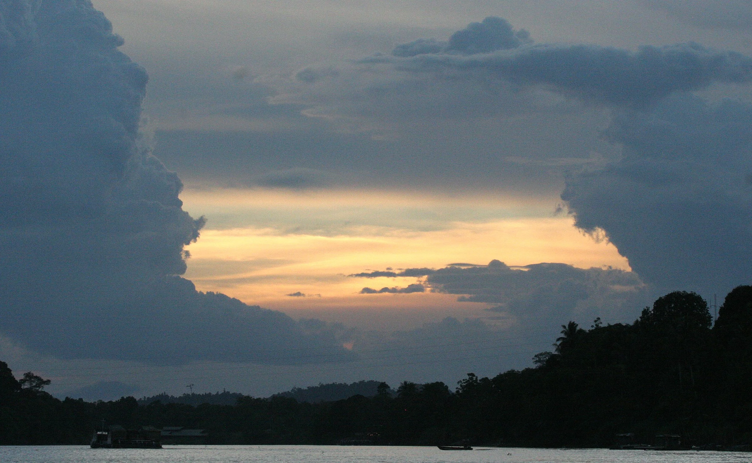 KINABATANGAN RIVER BORNEO - SUNSET (3).JPG