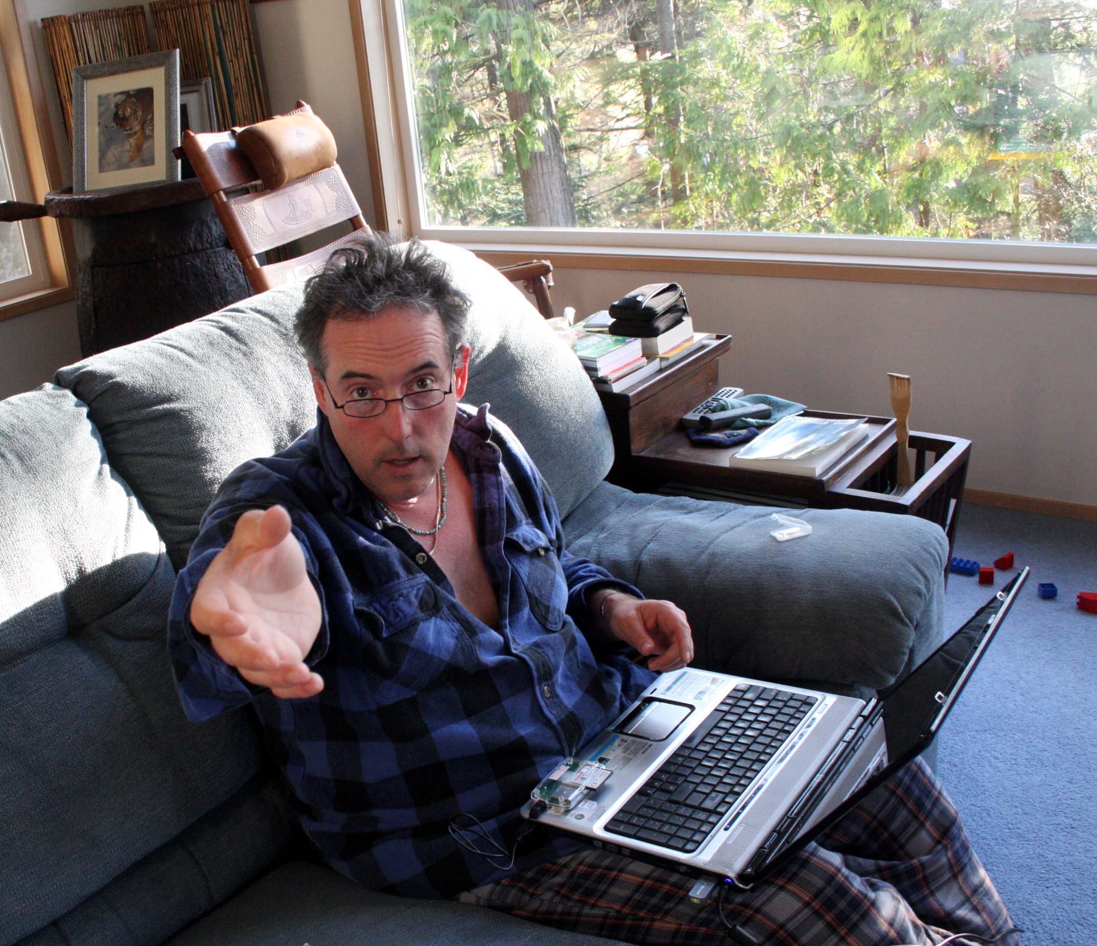 2009-4-12 COKIE BEING A PIRATE (3).JPG