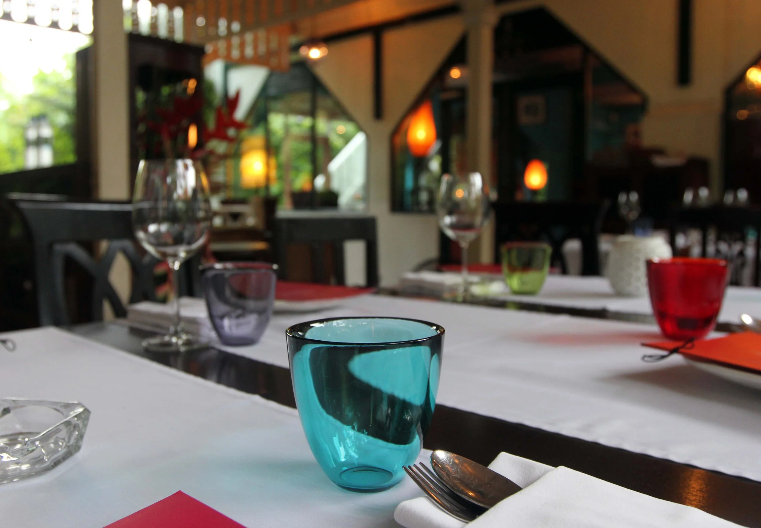 2013 BKK - NIGHT OUT AT ISSAYA WITH FRIENDS (8).JPG