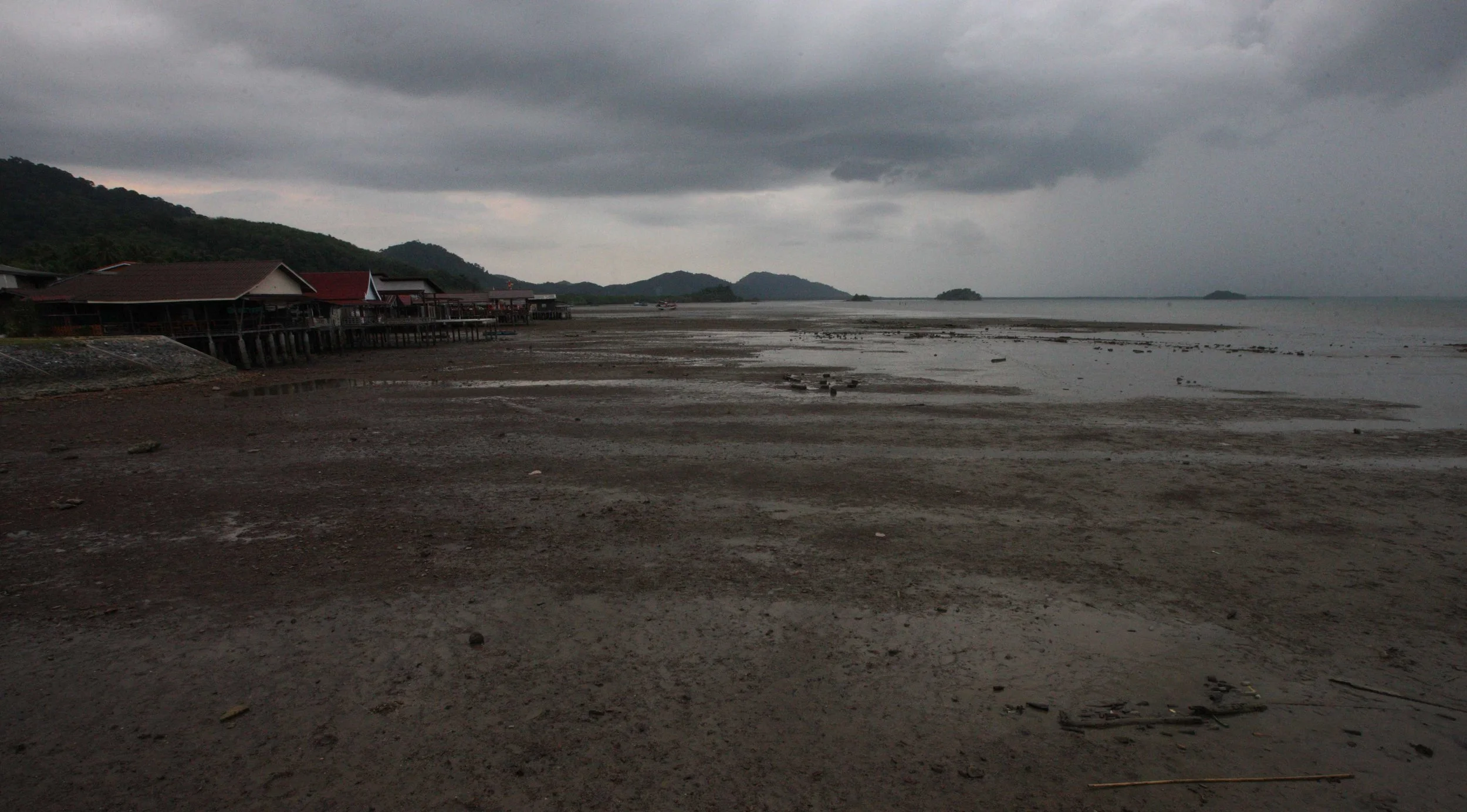 2015 Koh Lanta Songkran with friends from ISB (146).JPG