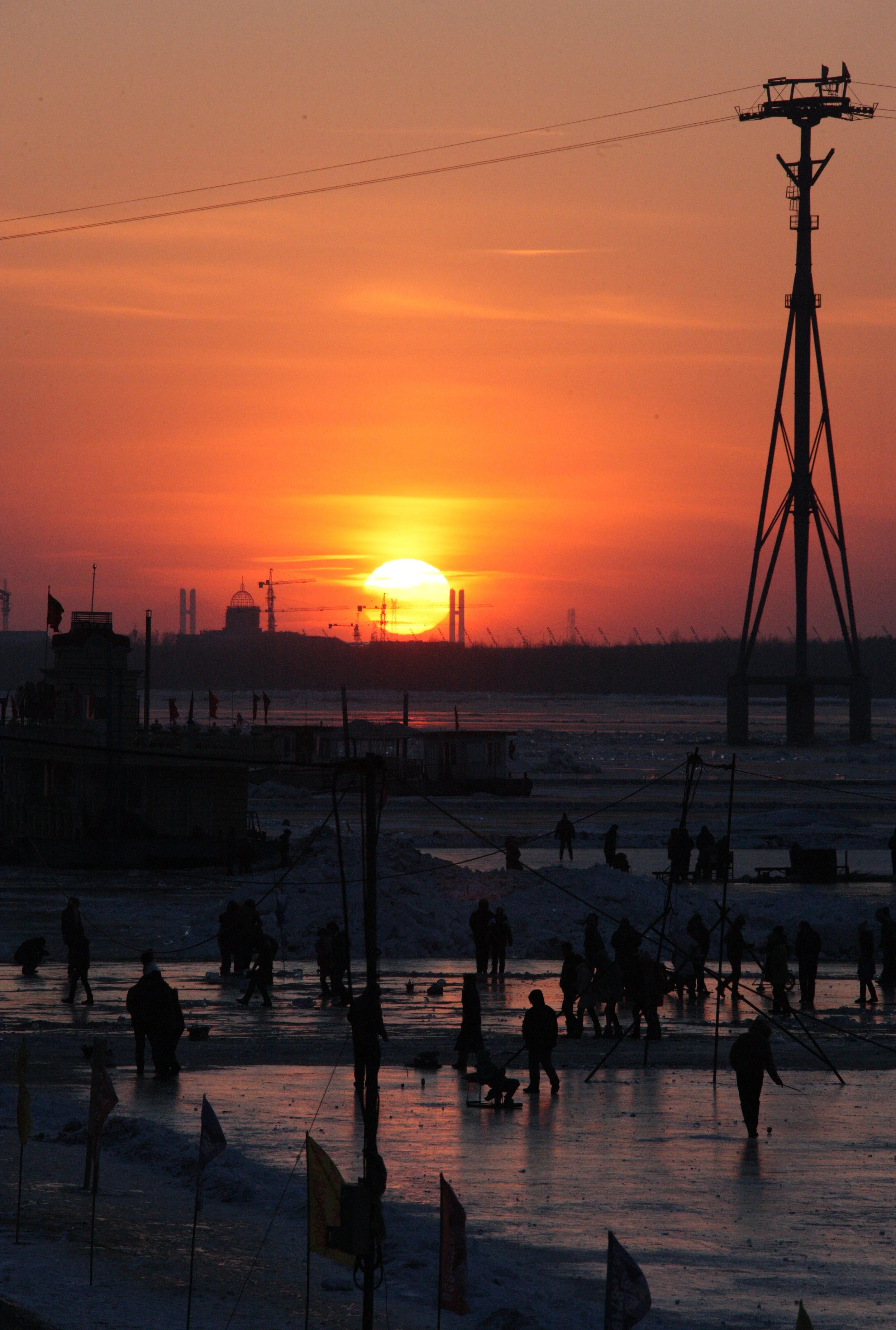 SONGHUA RIVER HARBIN CHINA - ACTIVITY ZONE! (51).JPG