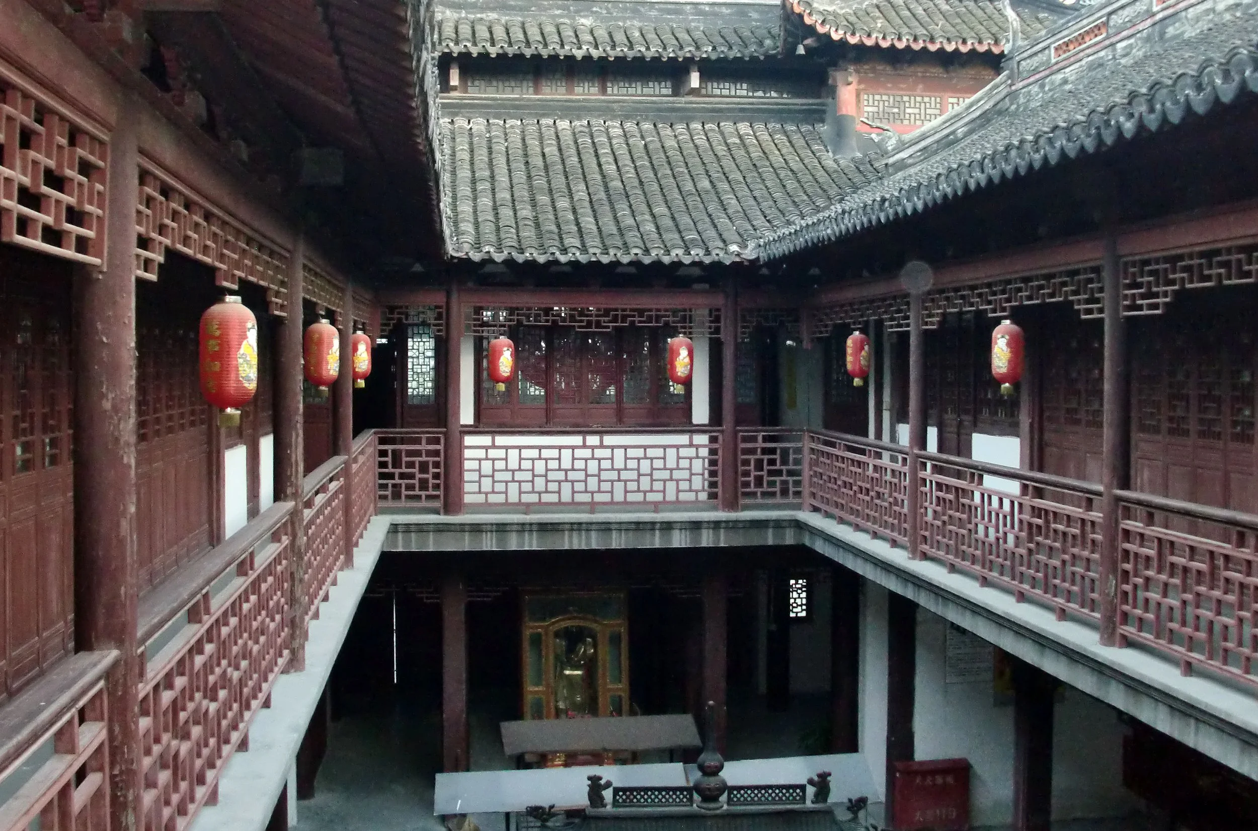 2010-9-10 OUR LOCAL DAOIST TEMPLE - SHANGHAI - PUDONG (5).JPG