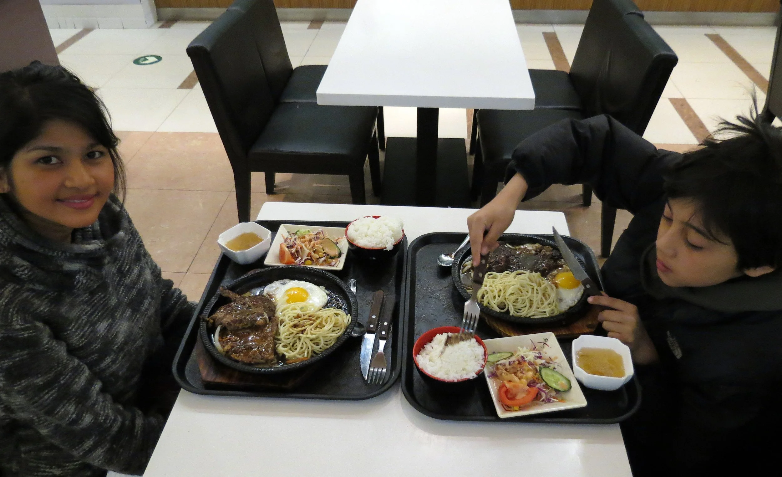 DINNER IN HARBIN! (2).JPG