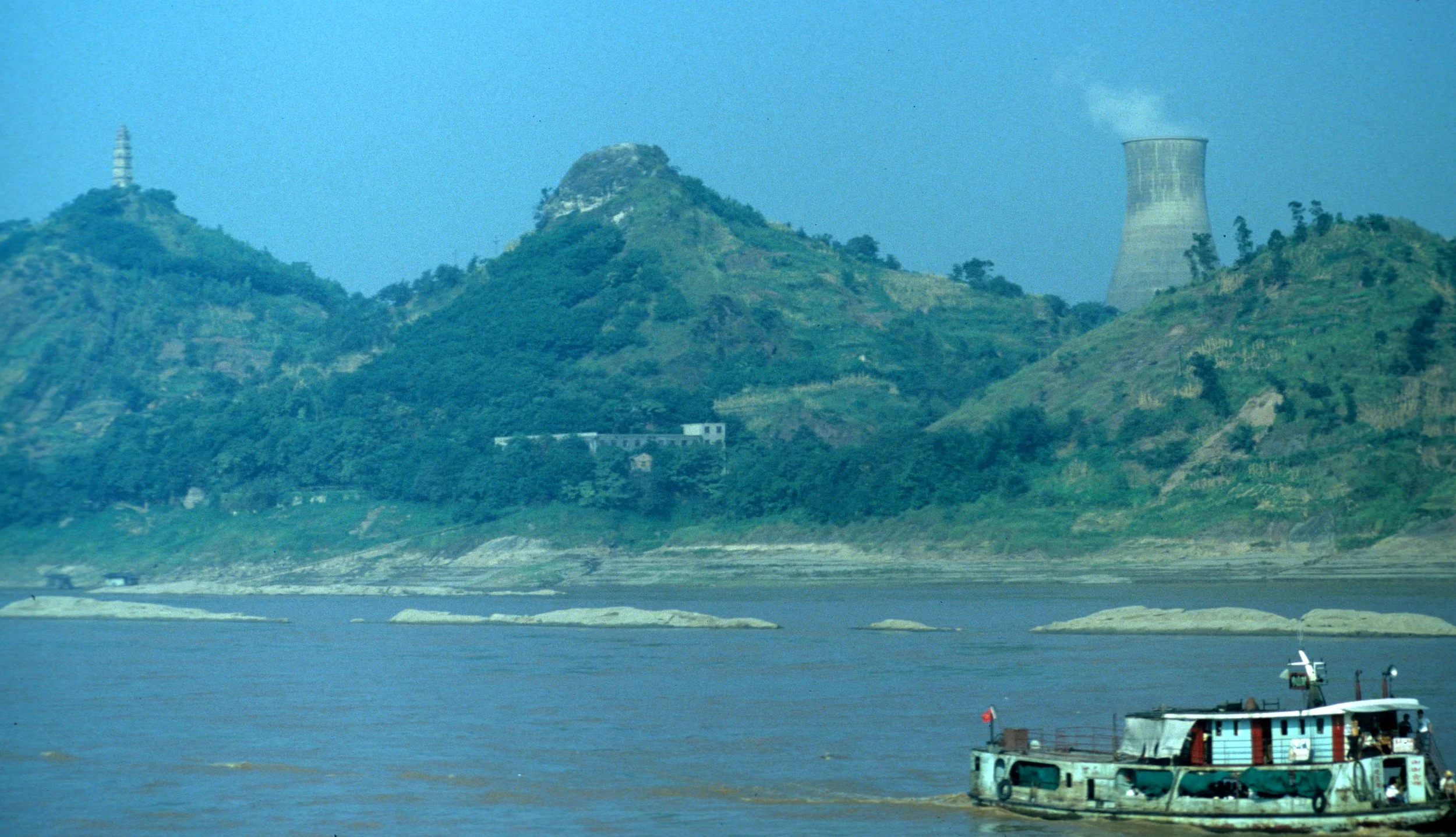 YANGTZE RIVER - THREE GORGES CRUISE 1994 (8).jpg