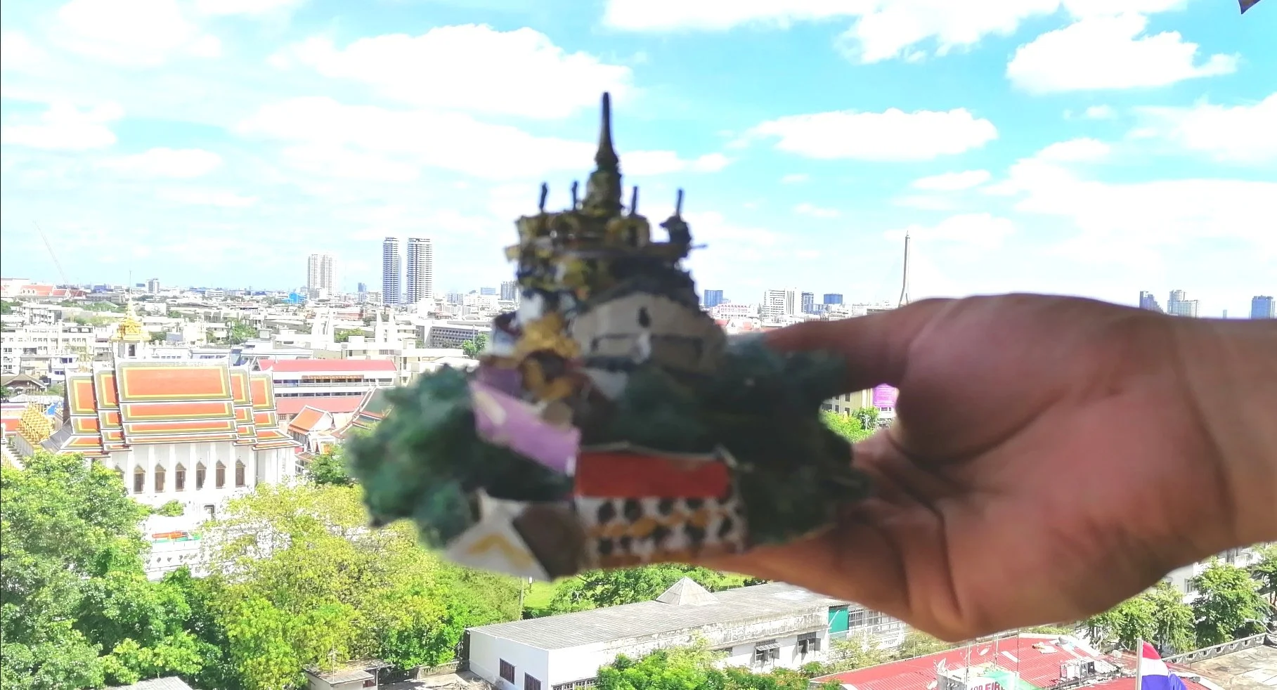 2020 Bagnkok - Wat Sakket visit to see Vulture Statue (119).jpg