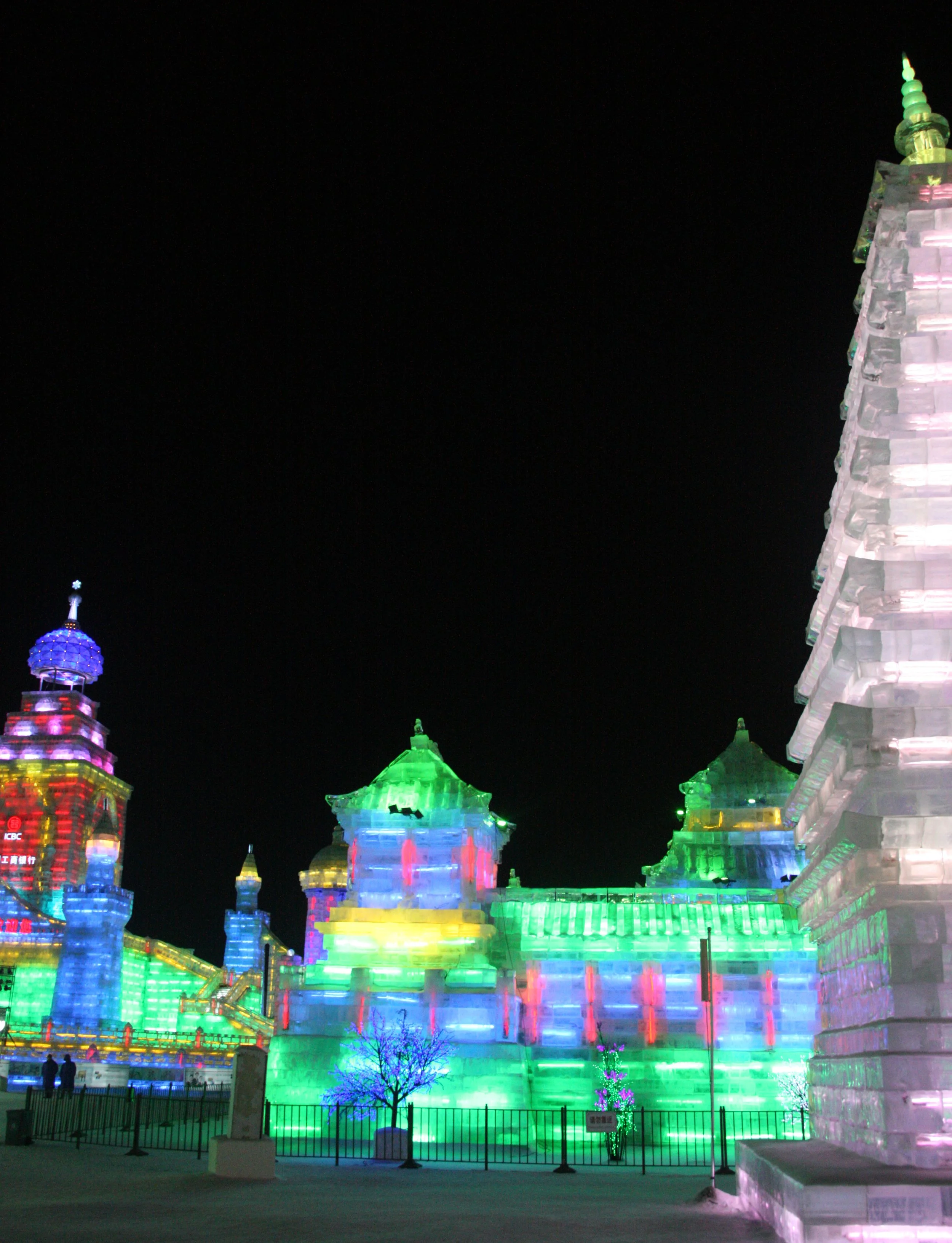 HARBIN ICE & SNOW FESTIVAL FEBRUARY 2012 (142).JPG