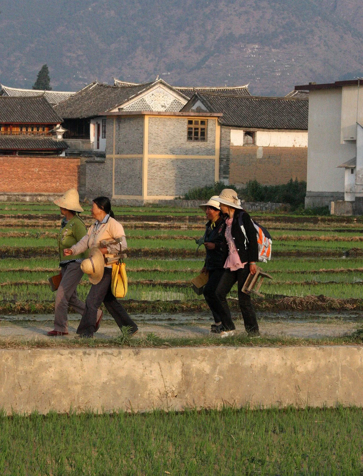 LINDEN CENTER - XIZHOU VILLAGE YUNNAN CHINA (106).JPG
