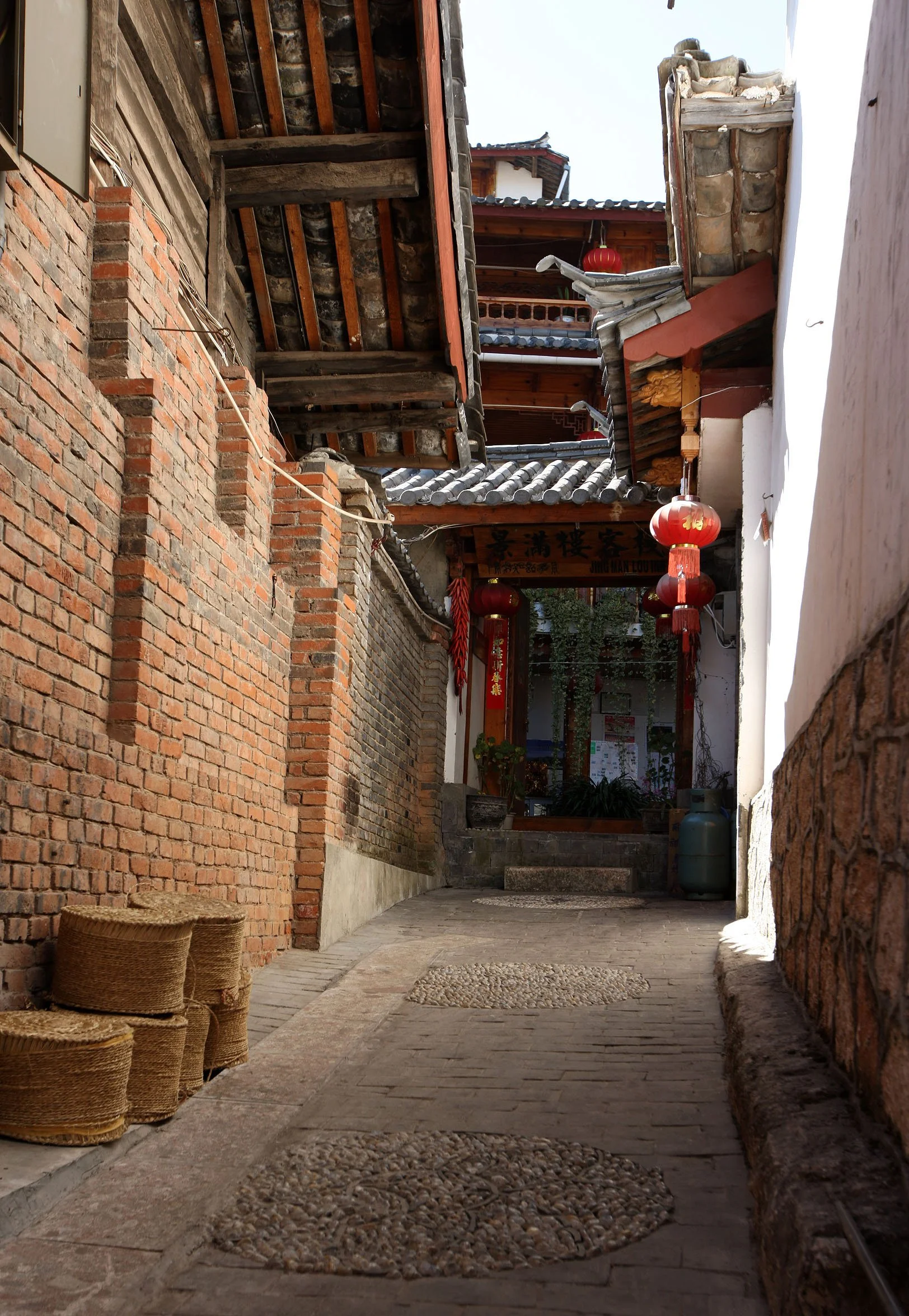 YUNNAN - LIJIANG ANCIENT TOWN - CHINA (35).JPG