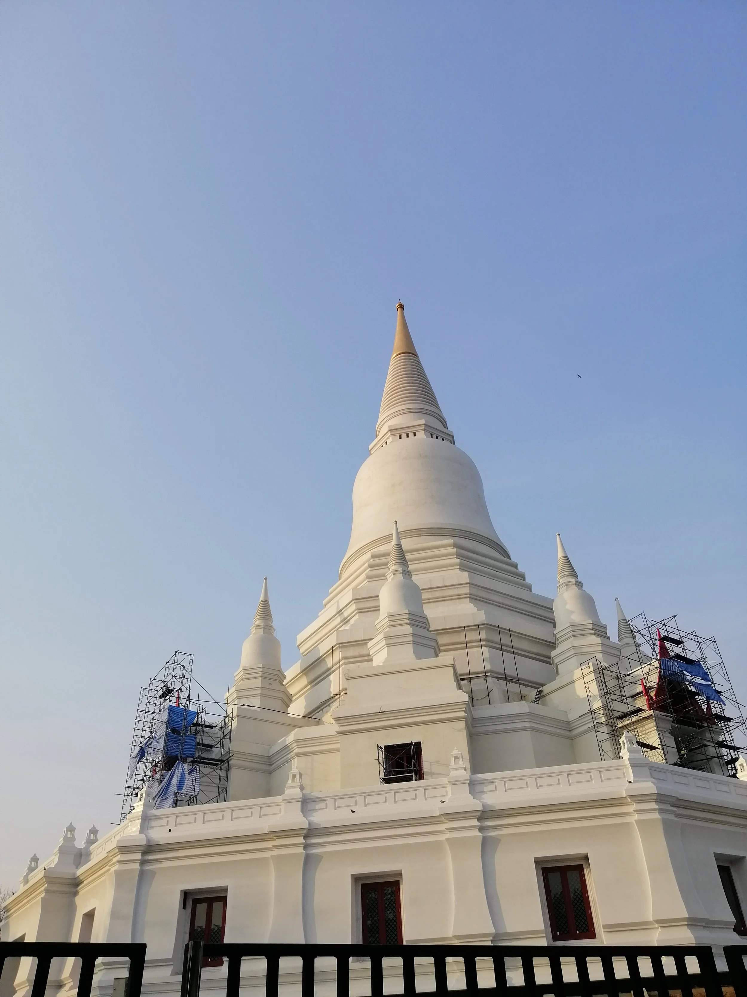 2020 Ang Thong - White Temple with Giant Golden Buddha with Cokie (12).jpg