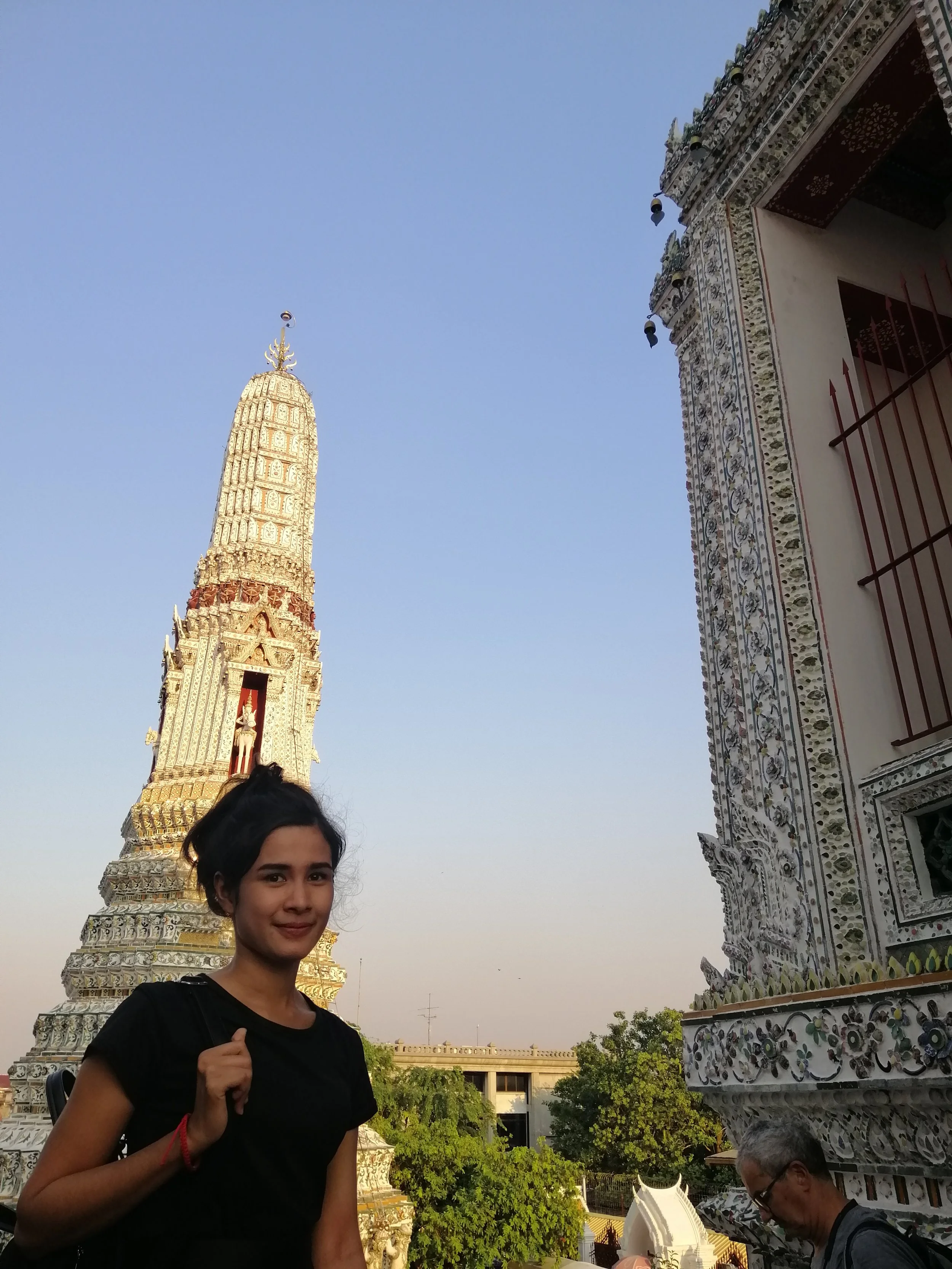 2018 Pics with Gift in Thailand (219).jpg