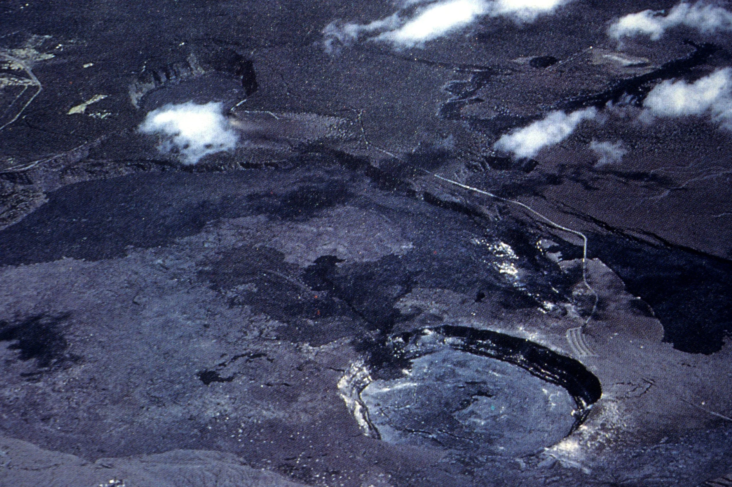 HAWAII - HAWAII - VOLCANOES NP - KILAUEA CALDERA.jpg