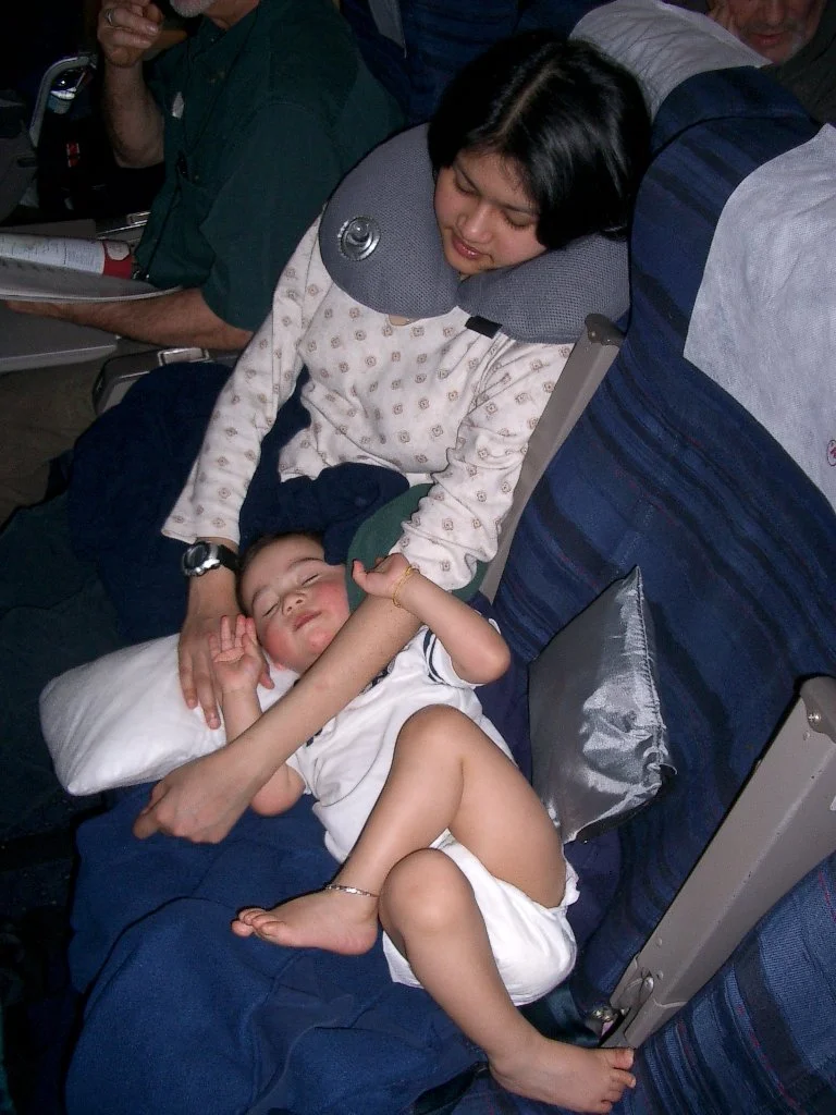 2004-3-23 COKIE AND MOMMY ON WAY TO EUROPE (2).JPG