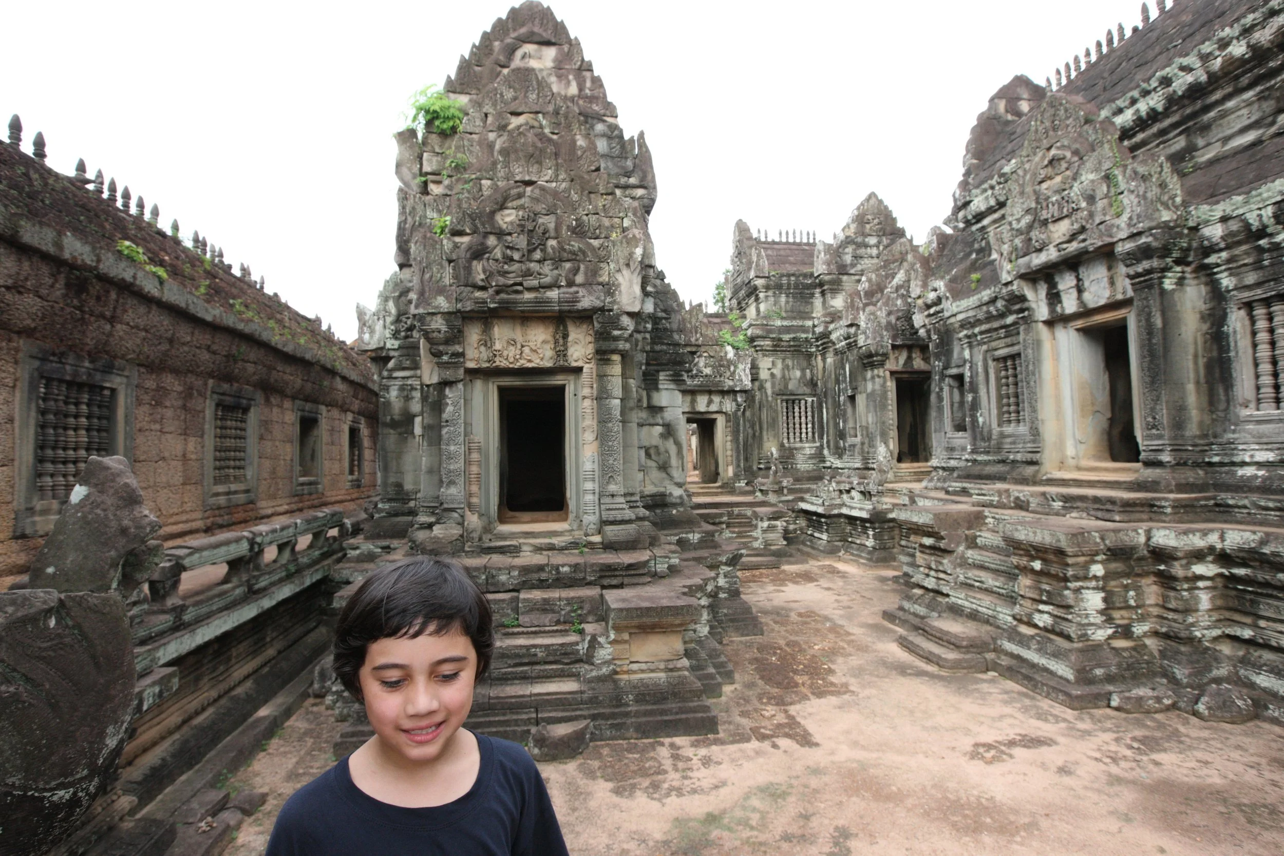 BANTEAY SAMRE TEMPLE - CAMBODIA (8).JPG