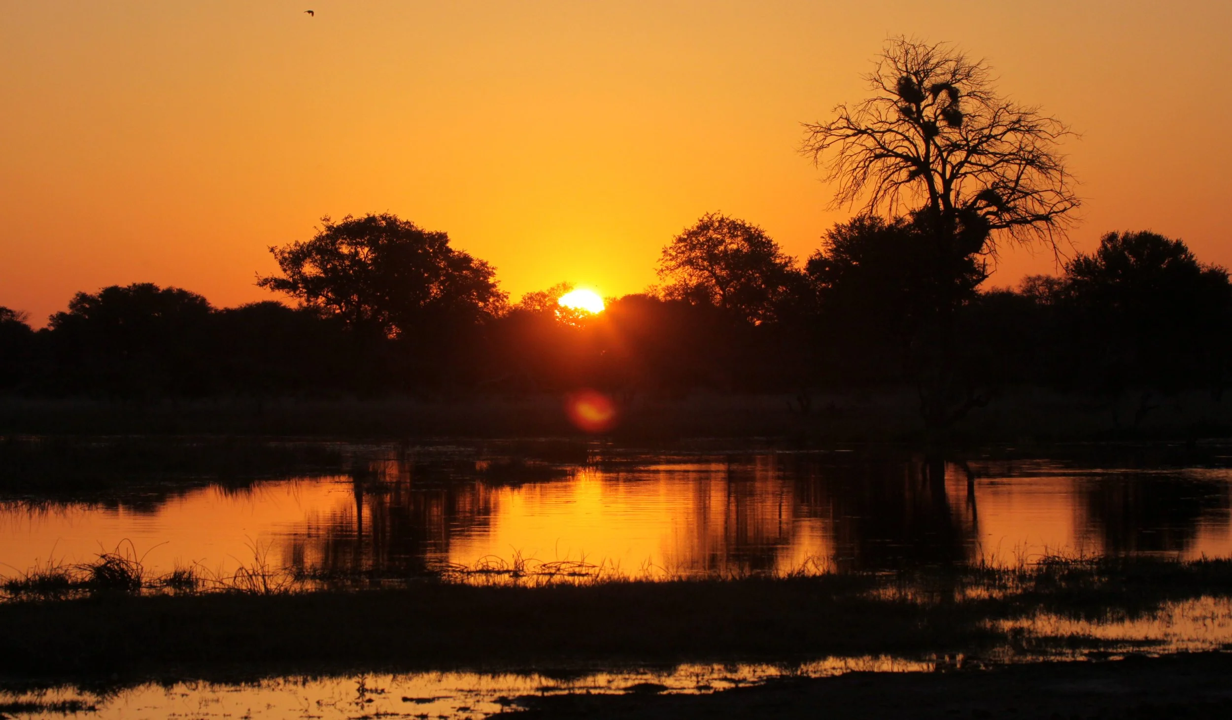 KHWAI CAMP - OKAVANGO - SUNSET OVER THE KHWAI RIVER (3).JPG