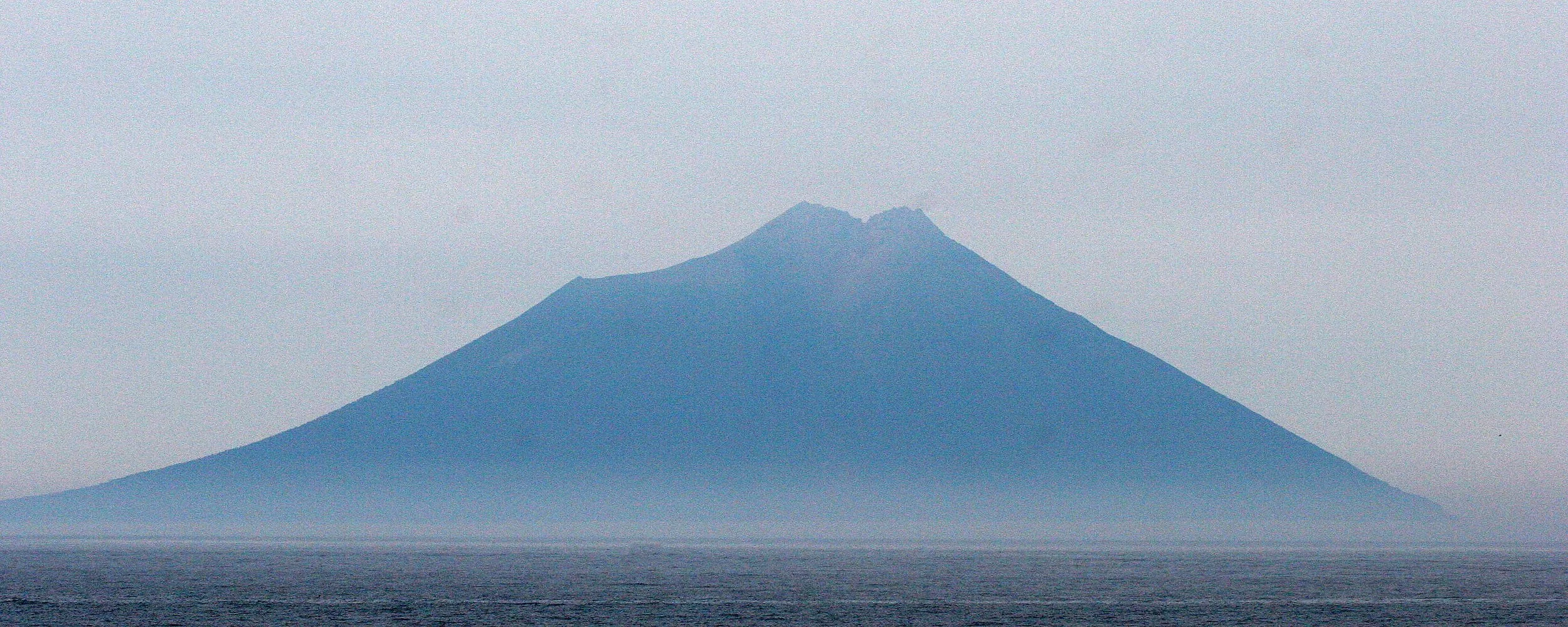 KURIL ISLANDS - VIEW LANDSCAPES AND GEOL - RUSSIA (92).jpg