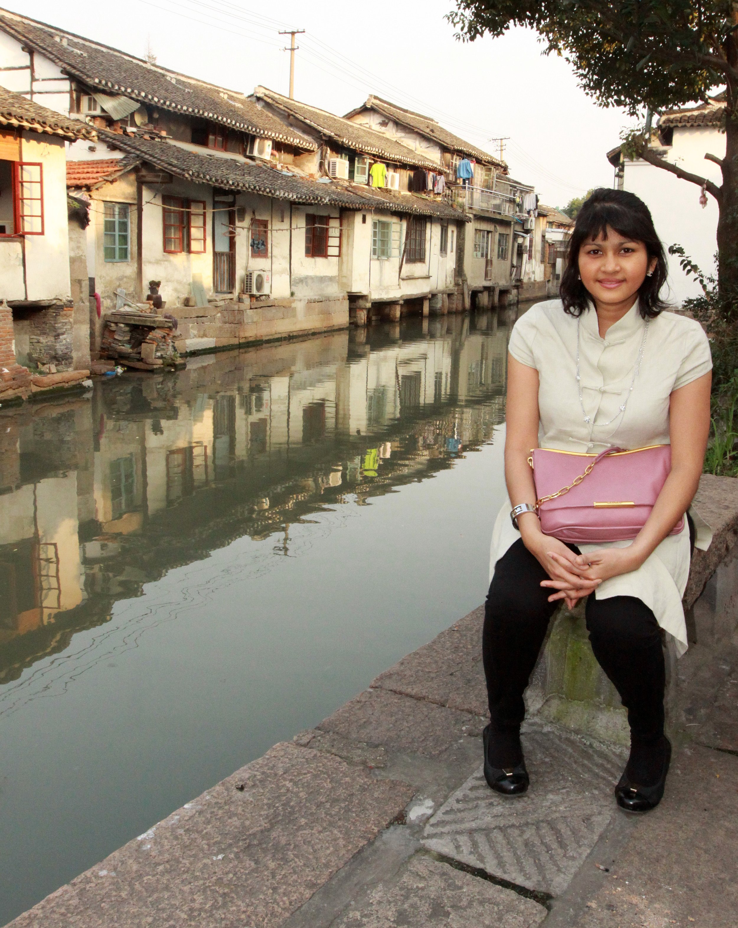 ZHUJIAJIAO WATER TOWN - NOVEMBER 20 2011 (133).JPG