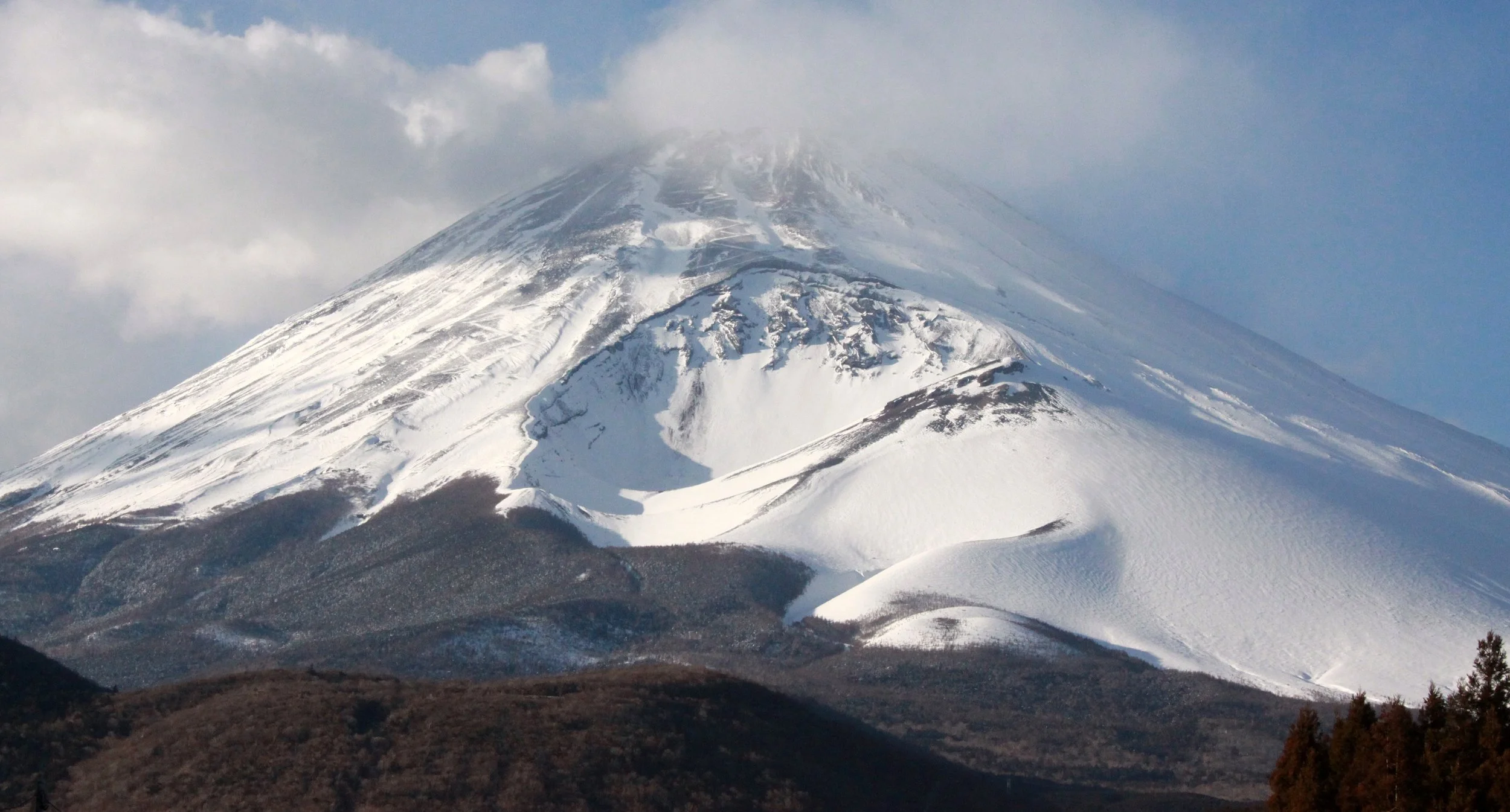 MOUNT FUJI - AS SEEN FROM FUJI SHI CITY (22).JPG