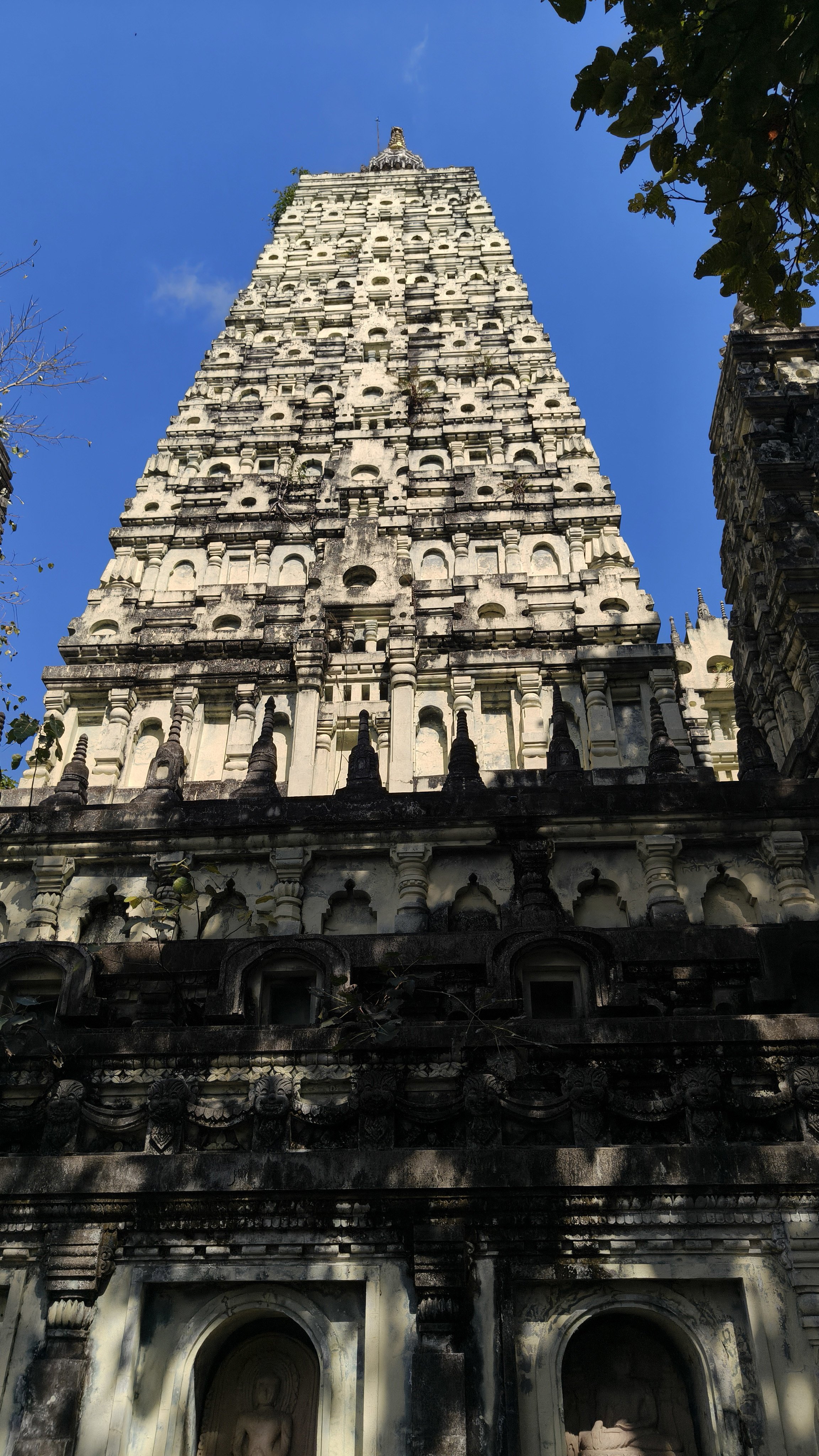 Phra Chedi Phutthakhaya Phayao Province (10).jpg