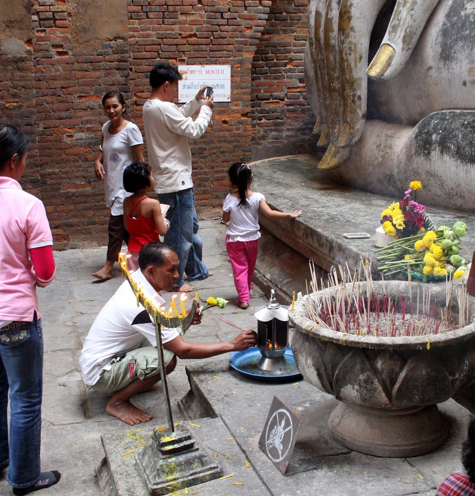 SUKHOTHAI - WAT SI CHUM - CHRISTMAS IN THAILAND TRIP 2008 (16).JPG