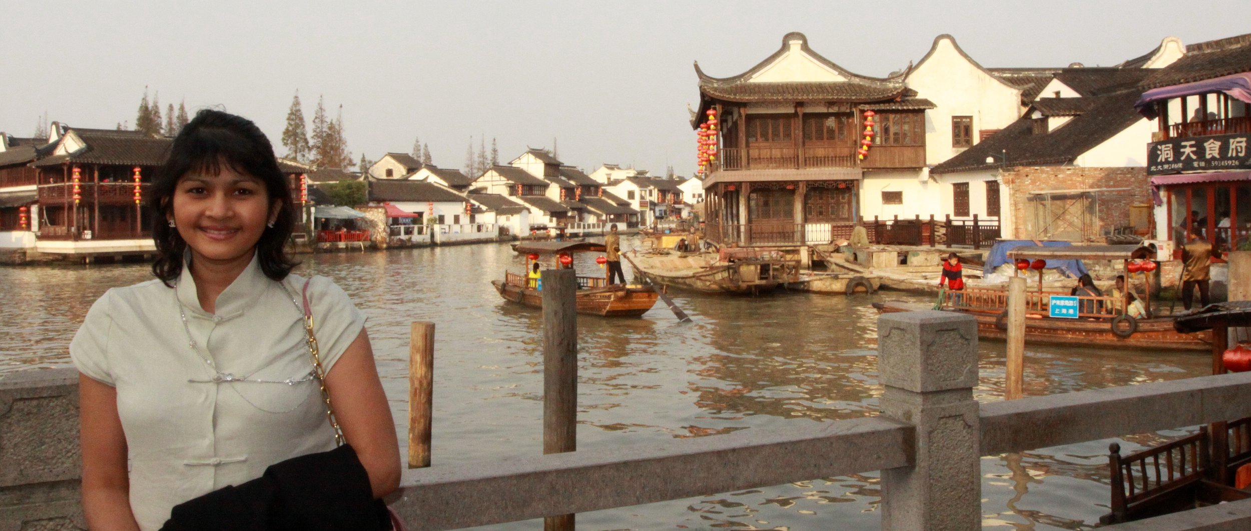 ZHUJIAJIAO WATER TOWN - NOVEMBER 20 2011 (78).JPG