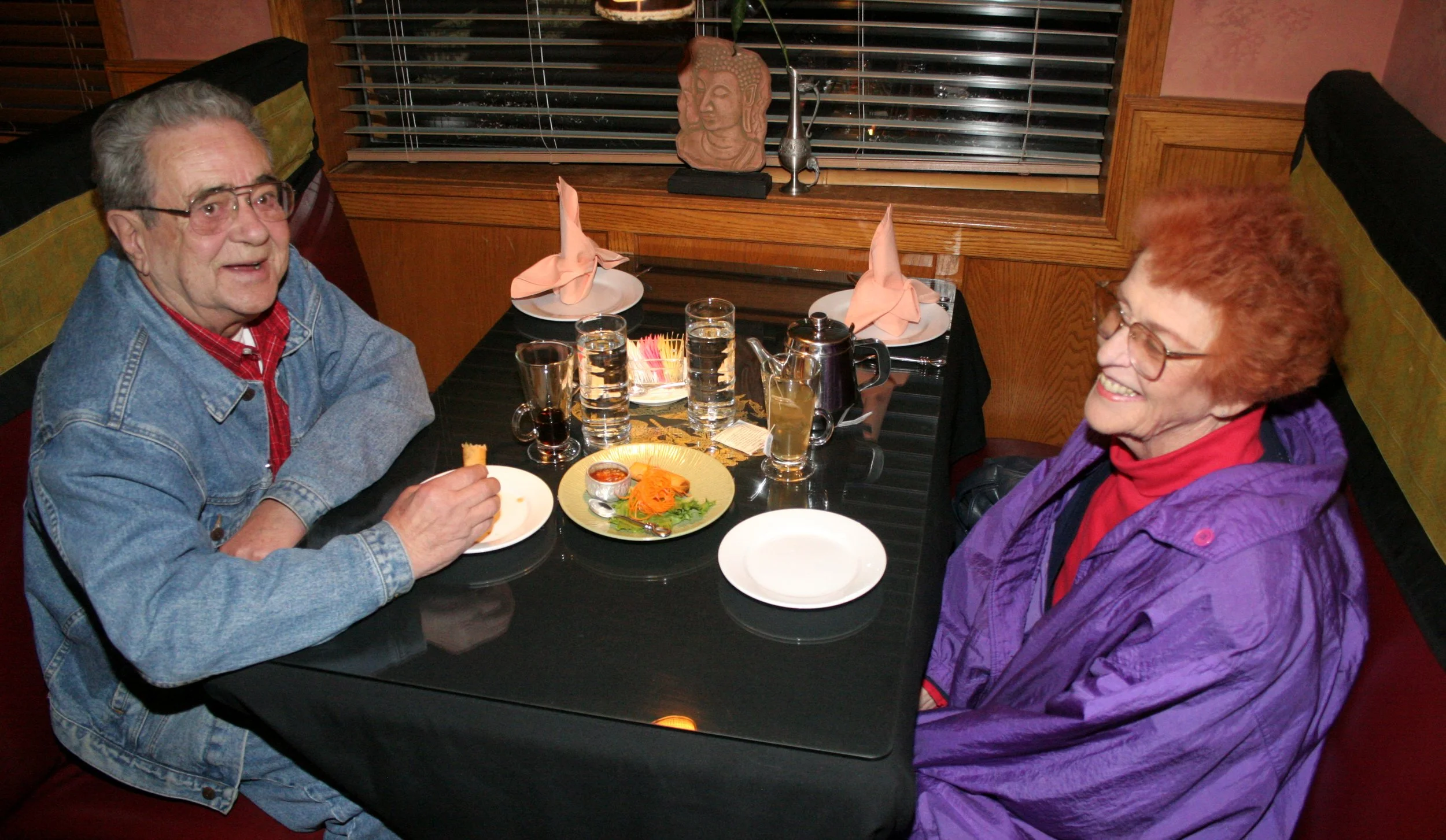 2008-10-25 DAY AT SABAI THAI (9).JPG