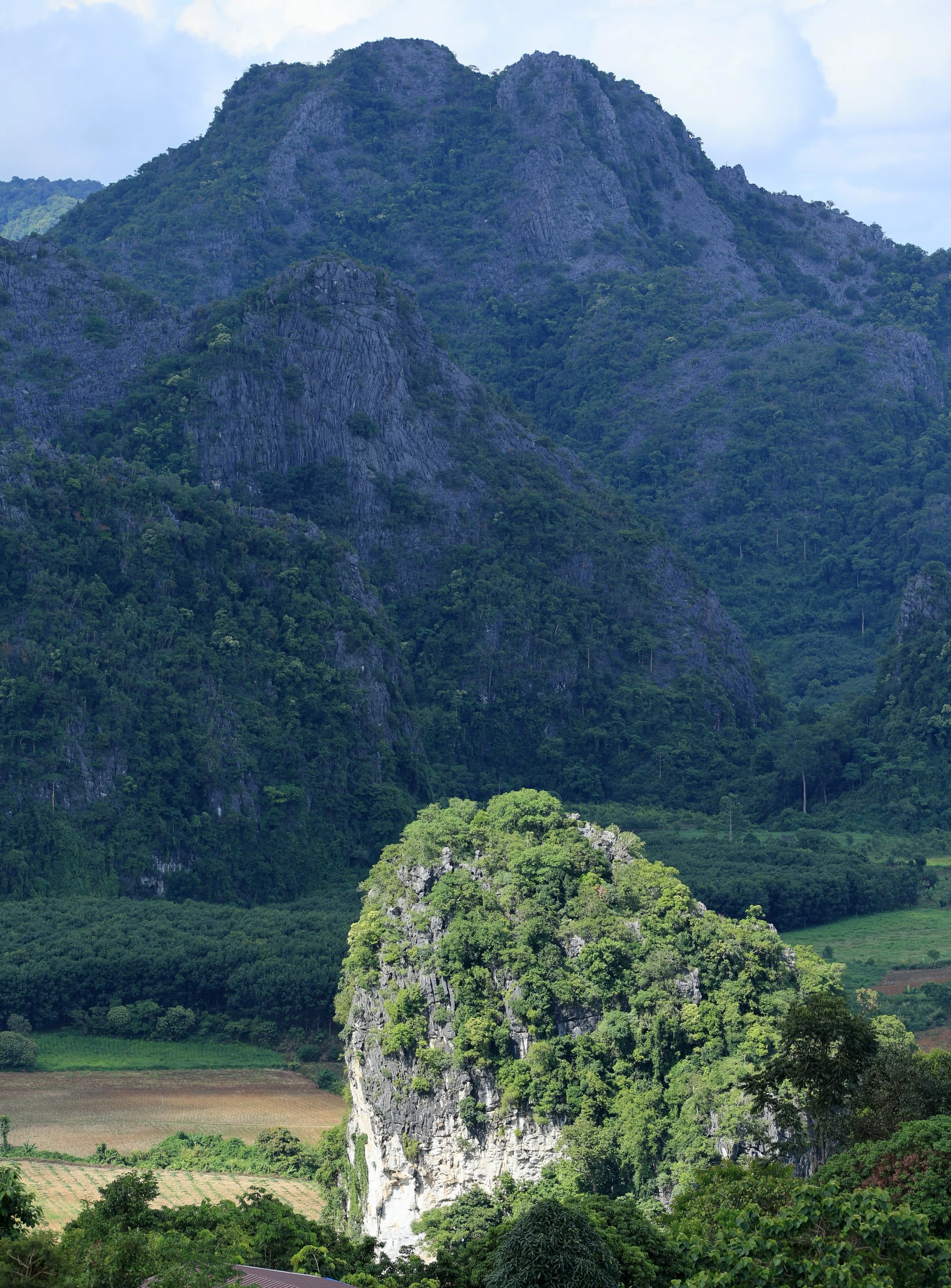 Phu Langka Viewpoint - Phayao Province Thailand (18).jpg