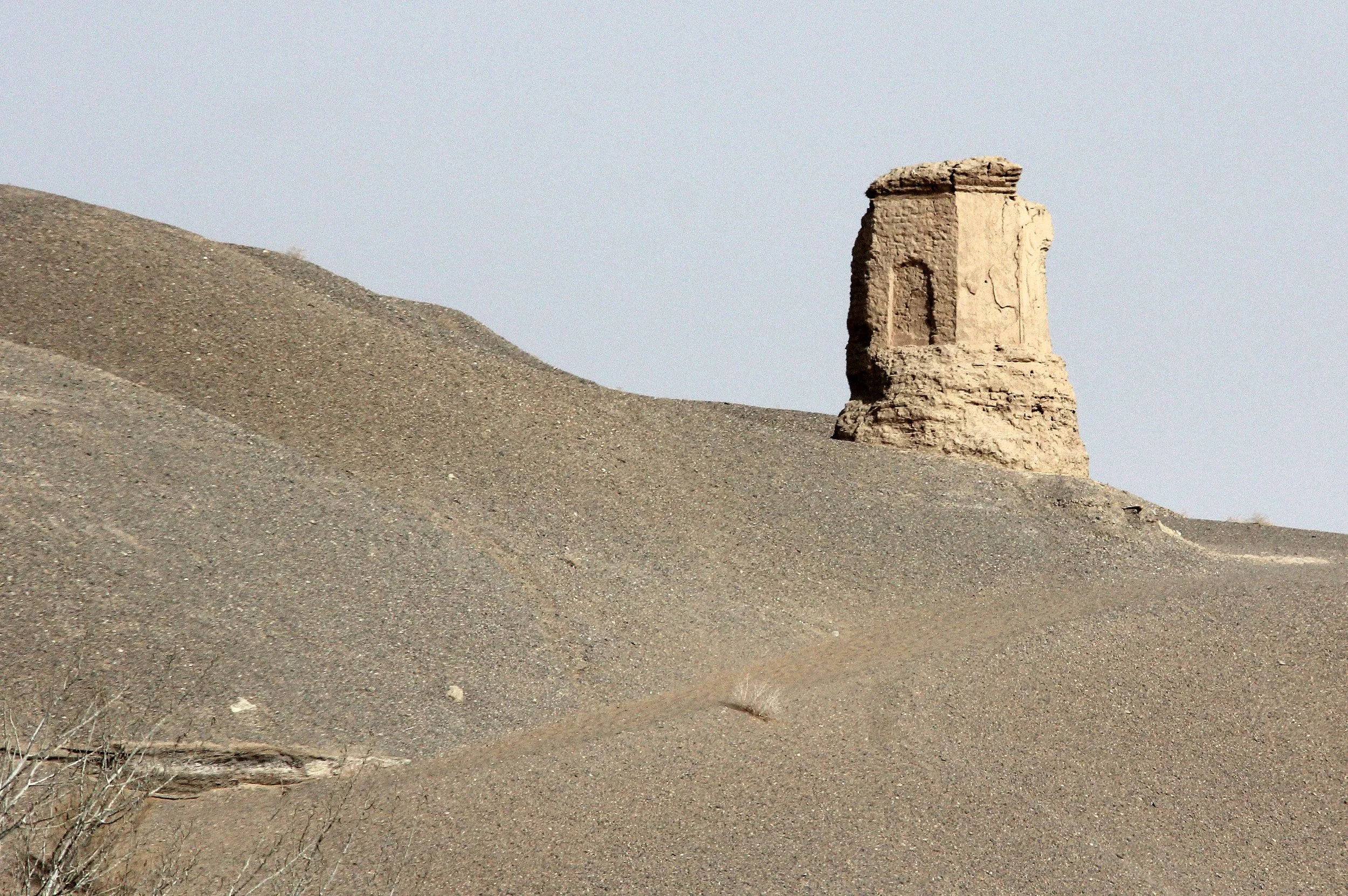 MOGAO GROTTOES - DUNHUANG GANSU CHINA (1).JPG