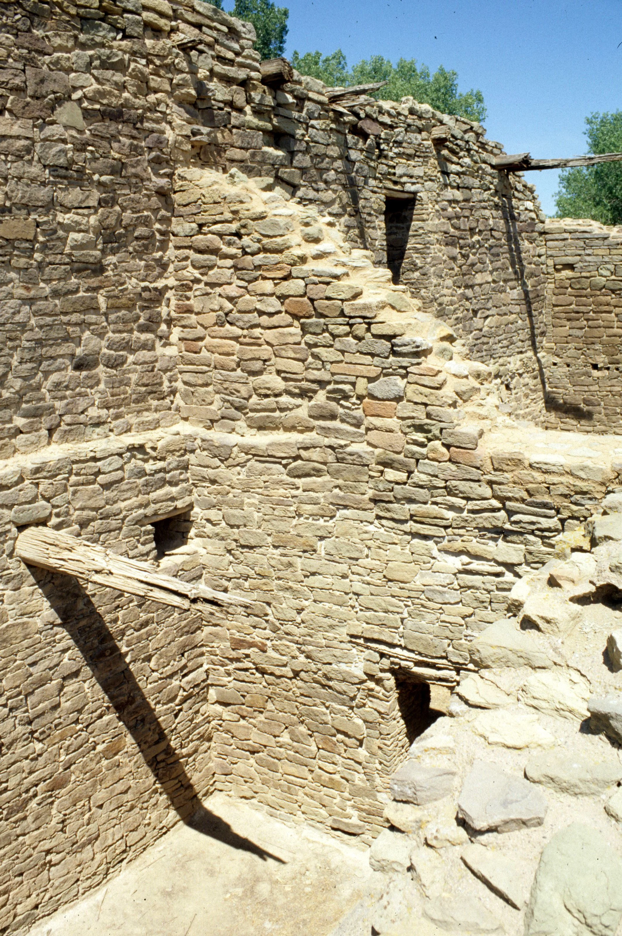 ANASAZILAND - AZTEC RUINS NATIONAL MONUMENT - NEW MEX.jpg