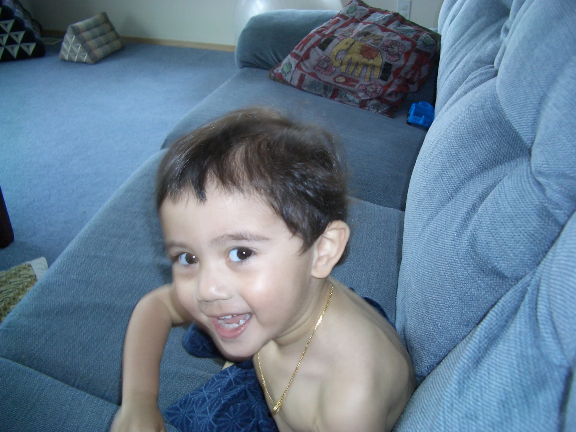 2005-4-3 TOPLESS COKIE AT HOME (6).jpg
