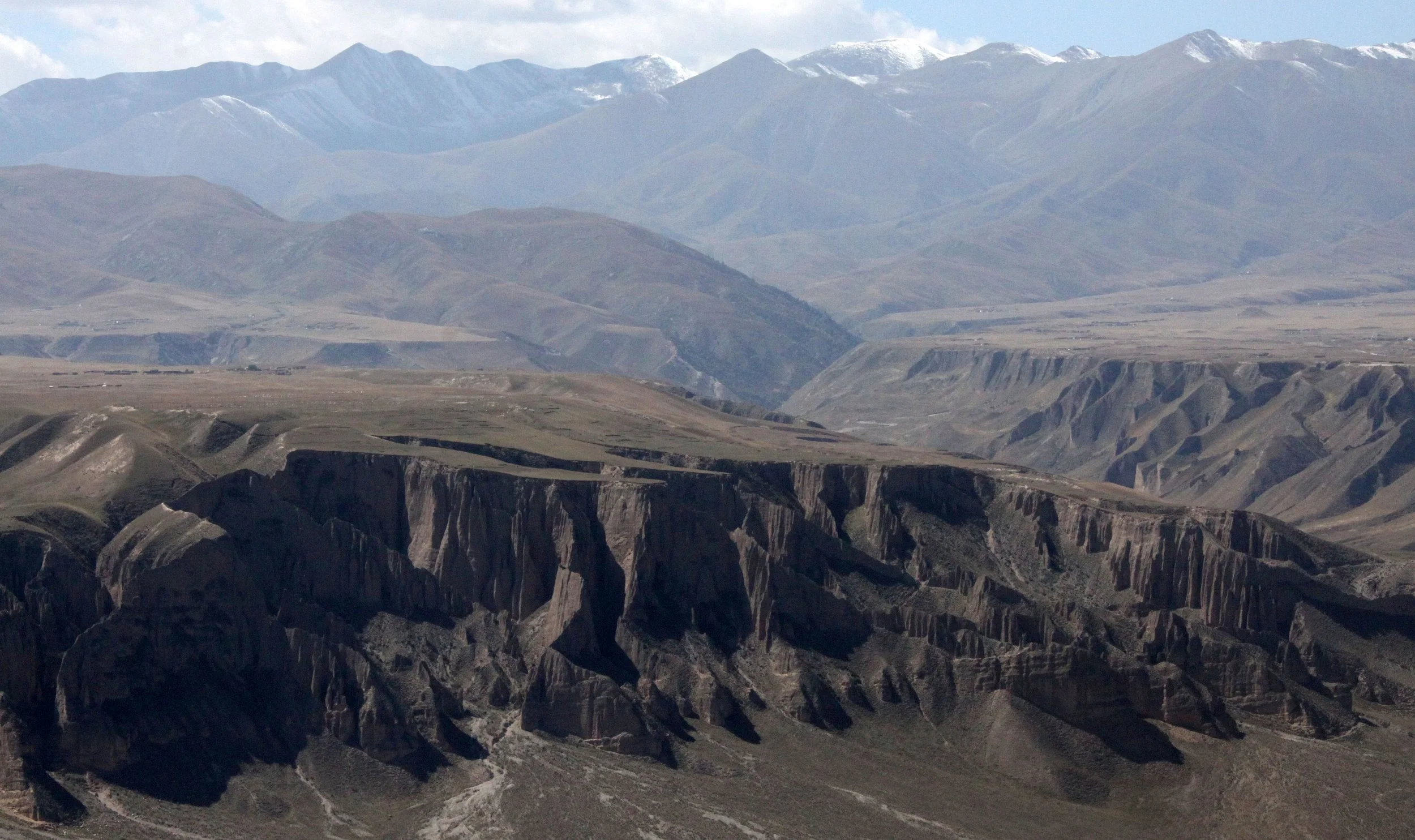 XINGHAI CANYON AND VICINITY CHINA (21).JPG