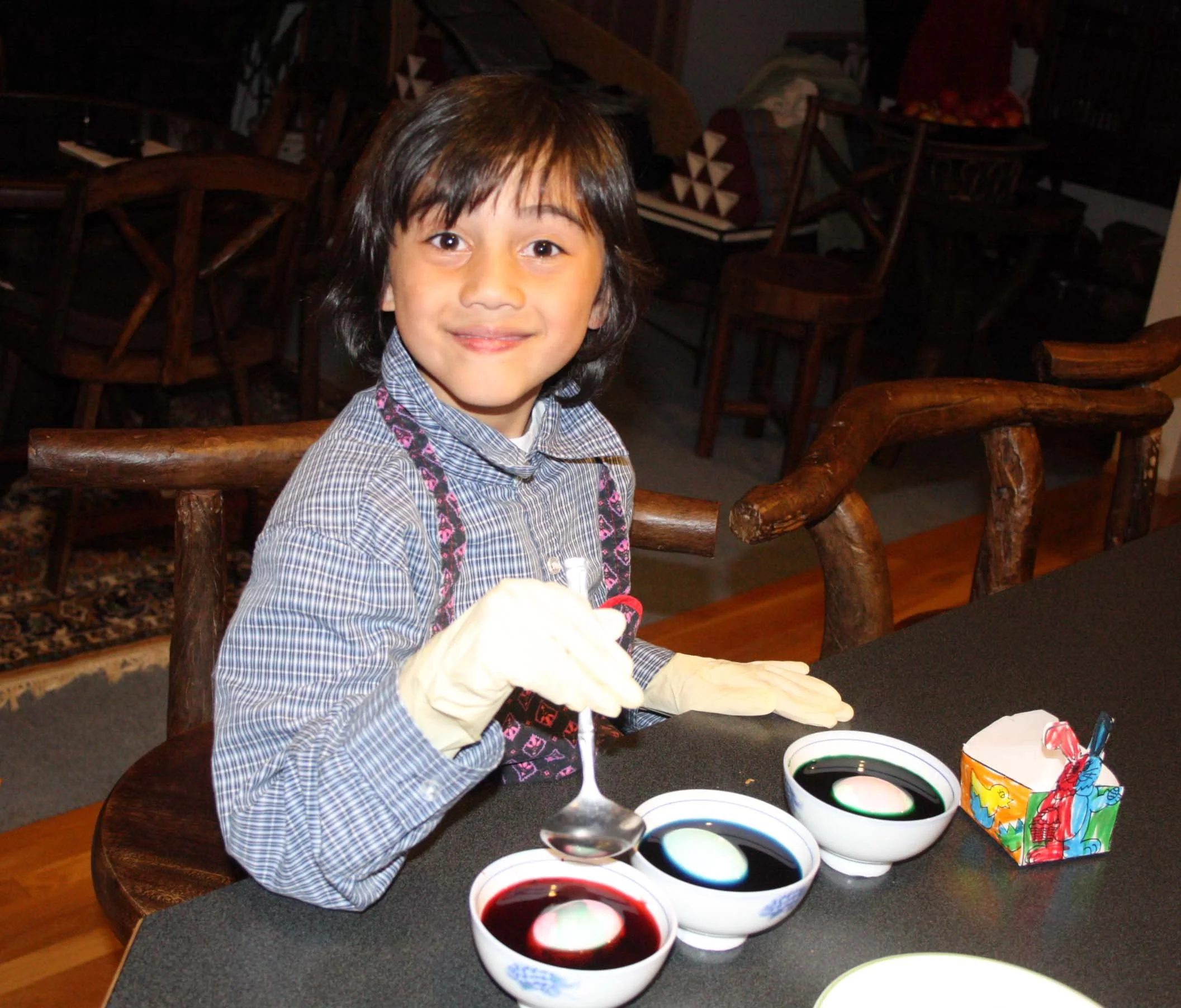 2009-4-11 COKIE GETTING THE EASTER EGGS READY (2).JPG