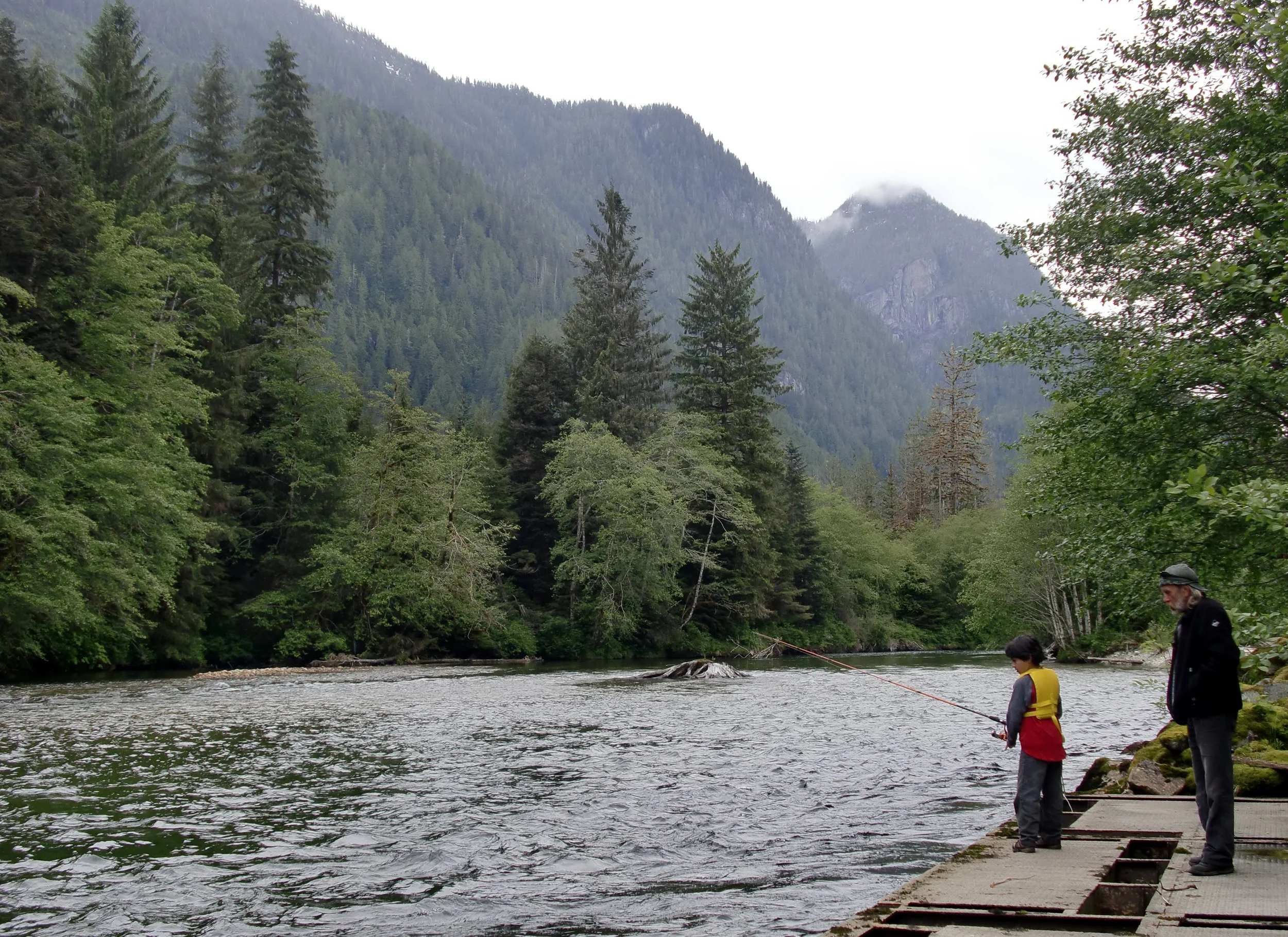 KNIGHT'S INLET BRITISH COLUMBIA - HANGING AT SAILCONE LODGE MINSTREL LODGE (20).JPG